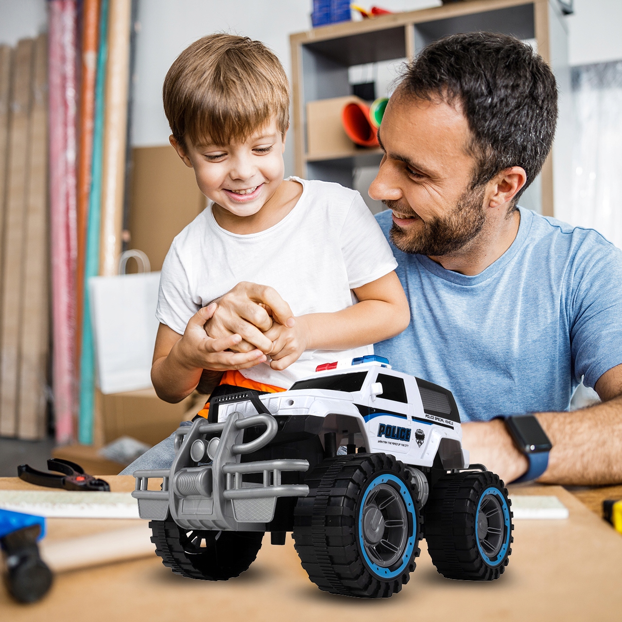 SAMOCHÓD POLICYJNY AUTO POLICJA Z NAPĘDEM RADIOWÓZ ZABAWKA DLA DZIECI Płeć chłopcy dziewczynki