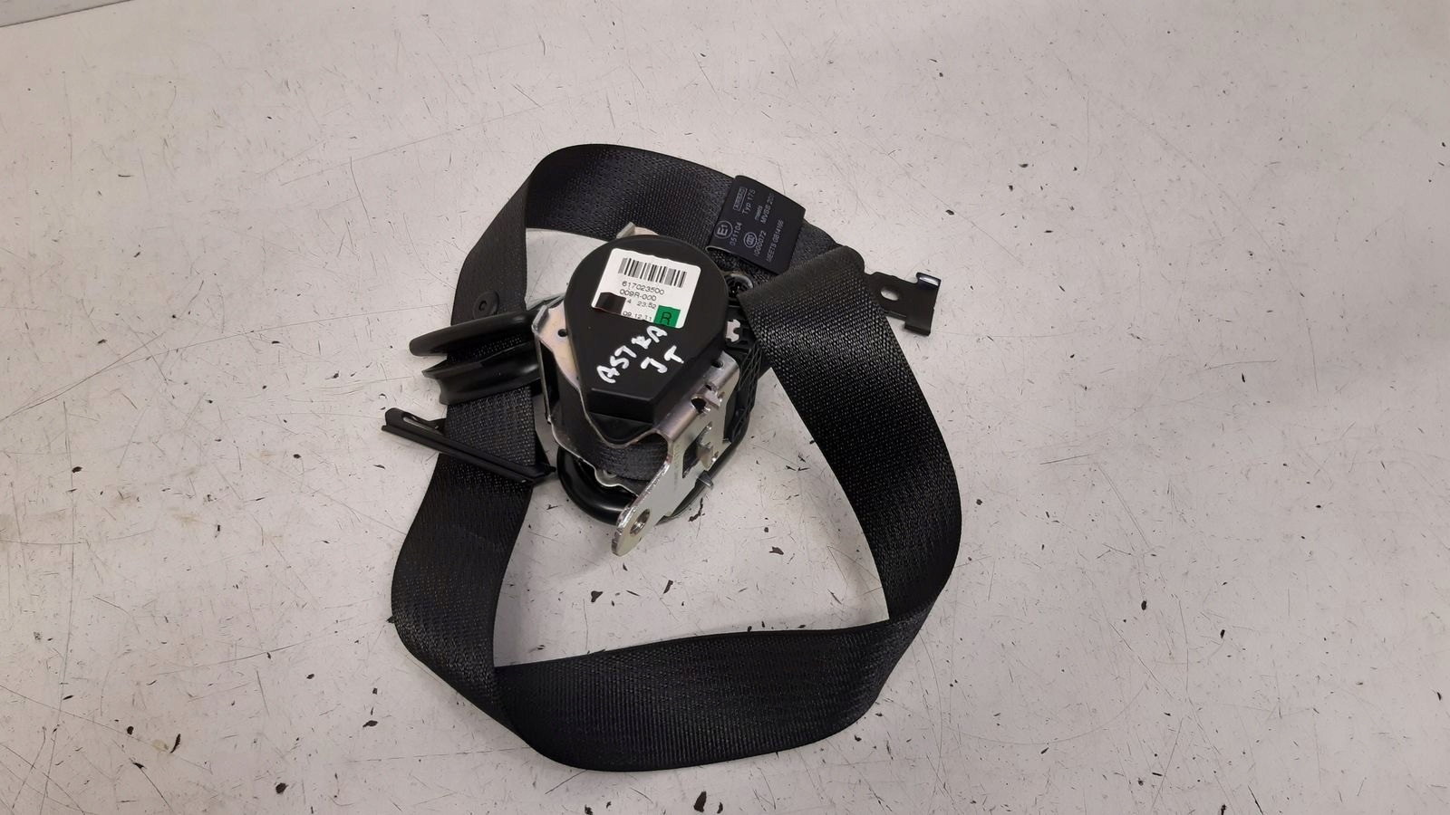 tension belt safety right front Opel Astra J 1,7 CDTI