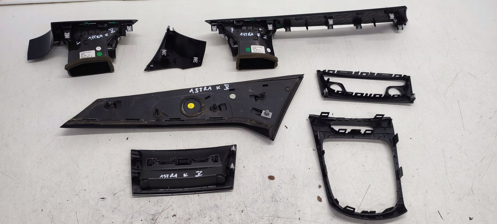 Dekory Moulage du tableau de bord Console Opel Astra K