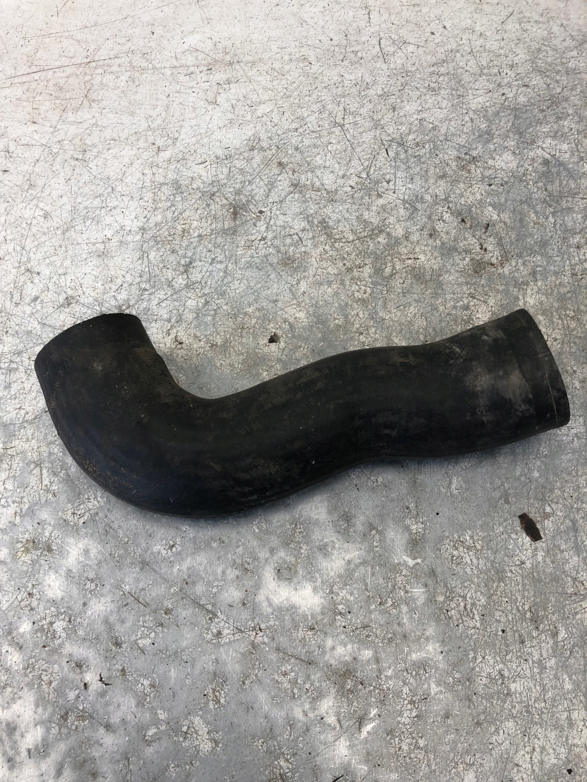 cijev prijenos interkulera VW SKODA AUDI 5Q0145762D
