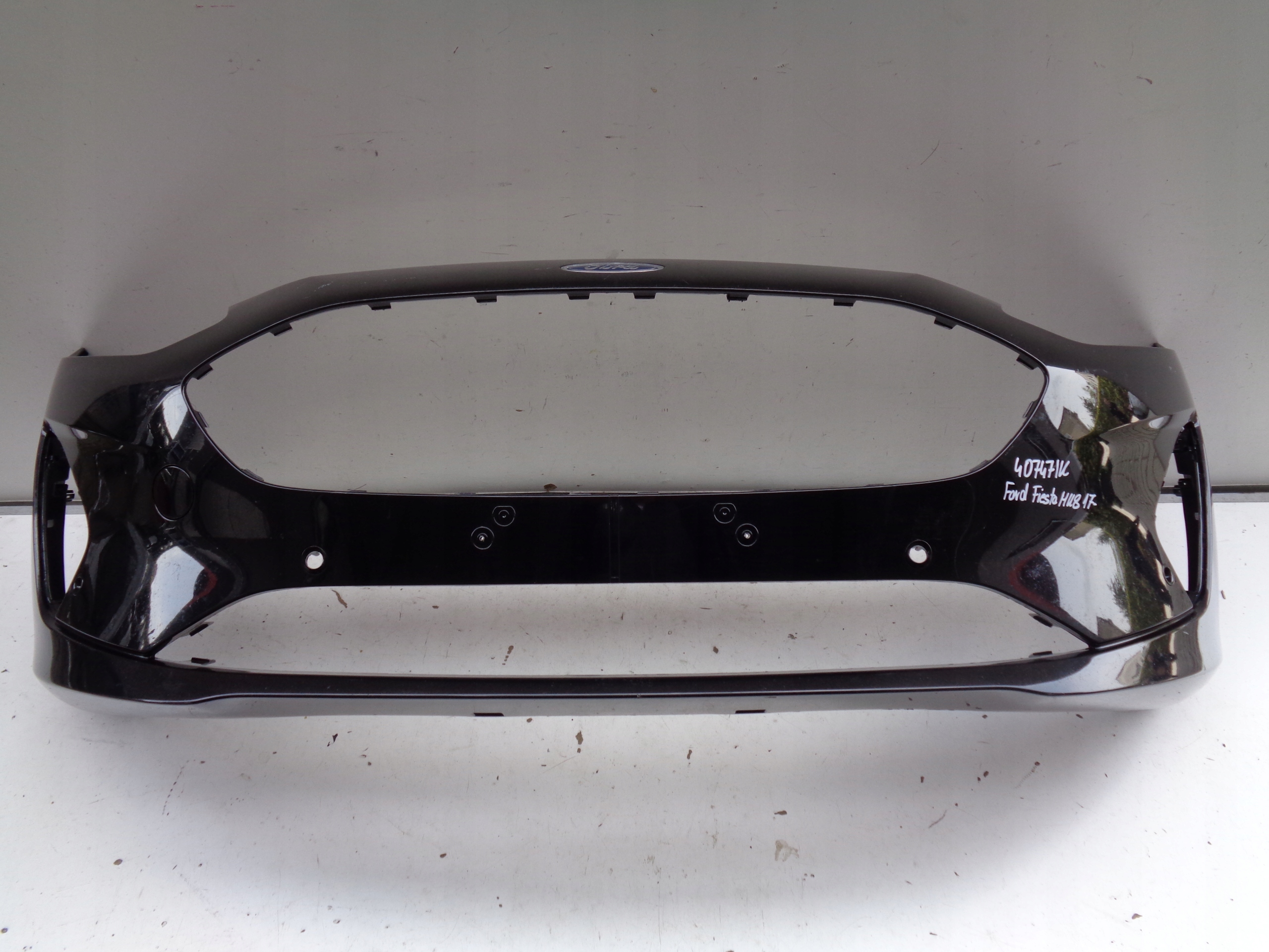 FRONTSTOSSSTANGE FORD FIESTA MK8 17- NR 40747