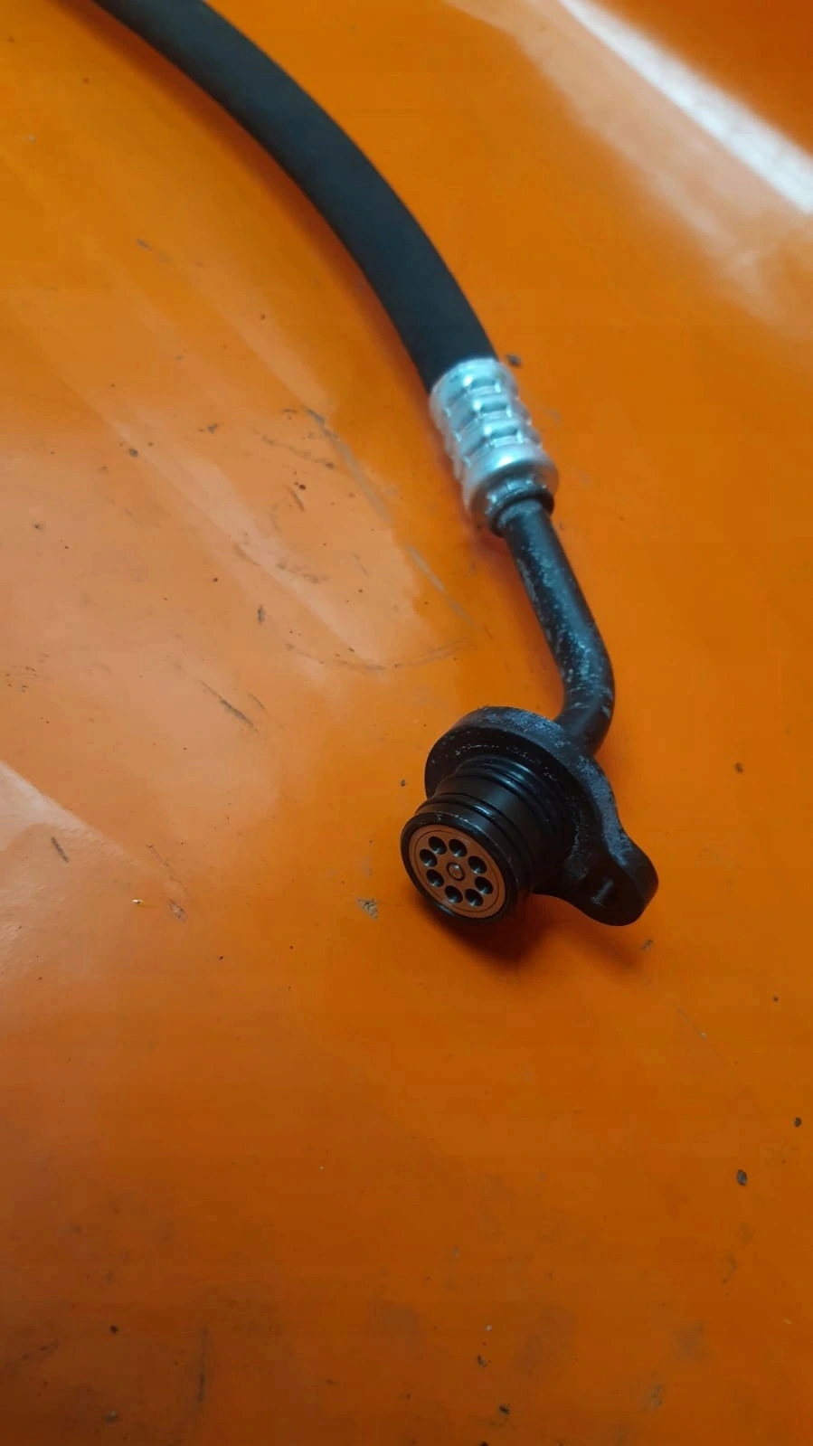 VOLVO FH4 ТРУБОПРОВОД КОНДИЦИОНЕР ШЛАНГ