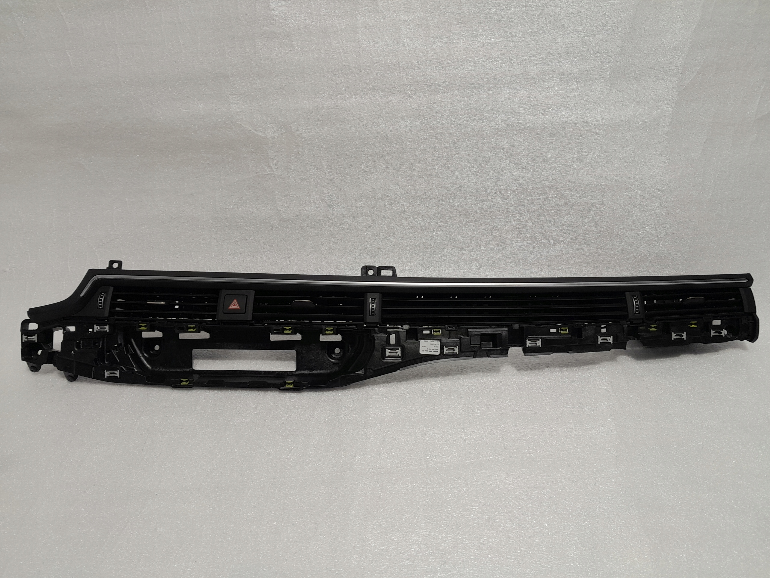 AUDI A4 B9 LIFT grid air conditioning devices 8W1820902D