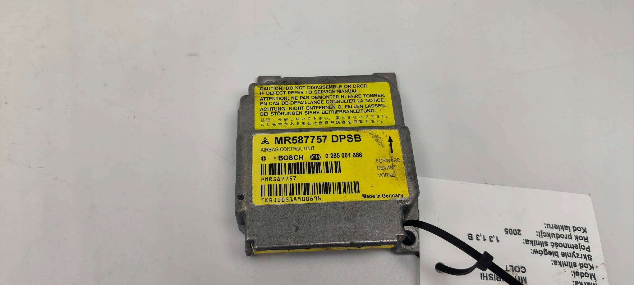module MR587757 MITSUBISHI COLT