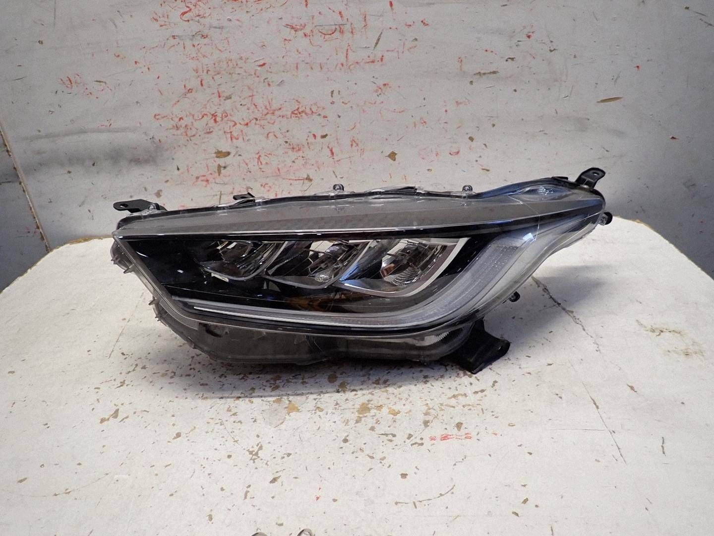light front front left TOYOTA YARIS IV 2020- FULL LED