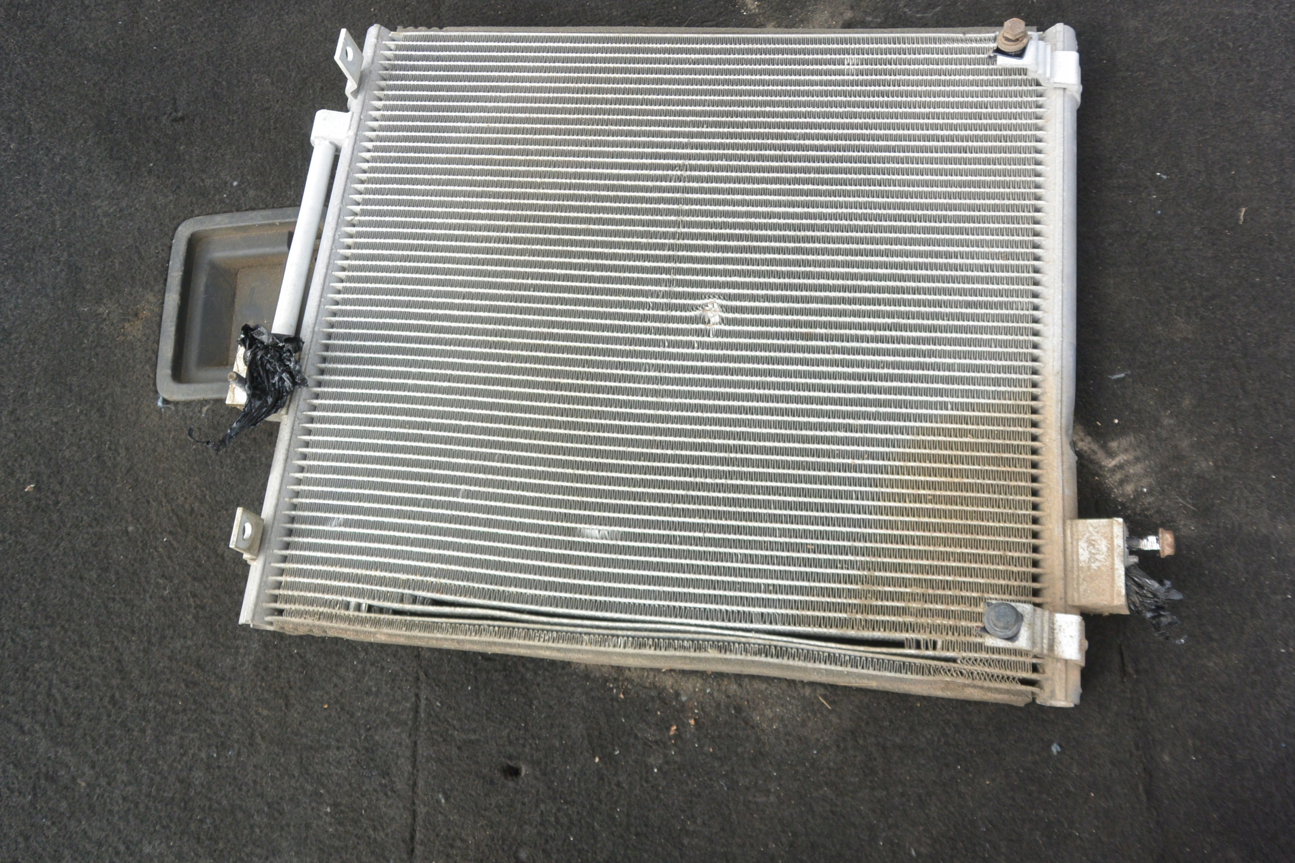 TESLA MODEL S RADIATEUR CLIMATISATION GAUCHE