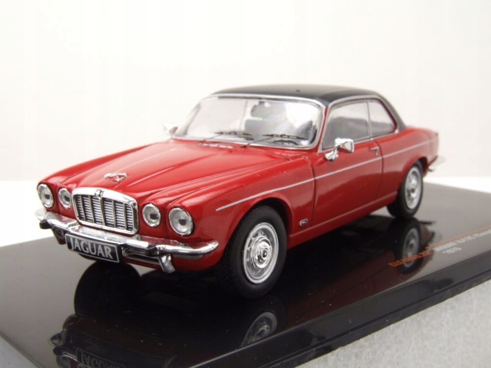 Jaguar XJ12 C Červená černá 1976 1/43 ixo
