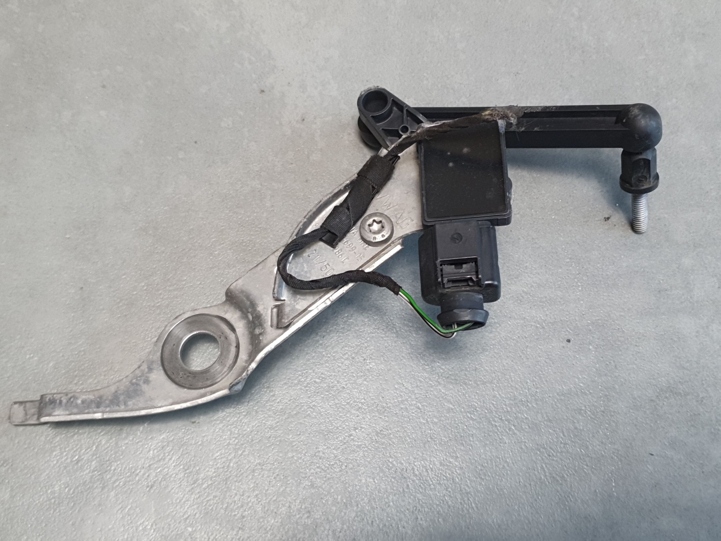 Audi SQ6 e-tron sensor leuchtweitenregulierung rechts vorne 85H941058B 85H941286C