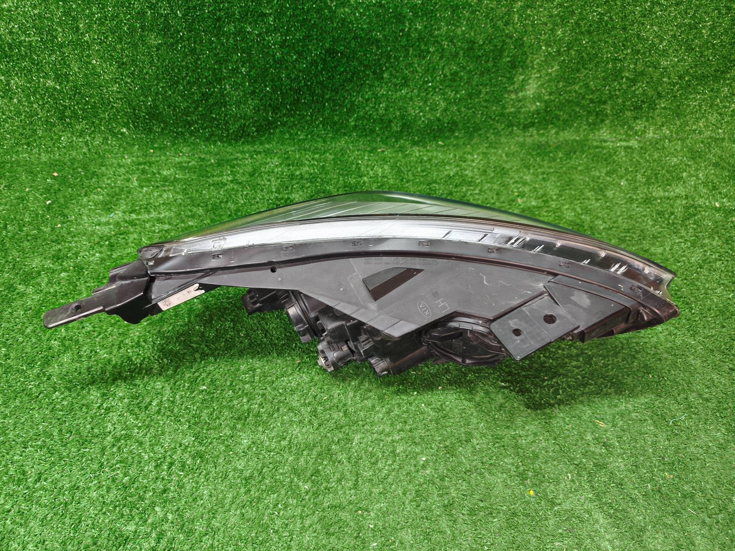 REFLEKTOR left front KIA RIO IV 17- lens LED NR.1550