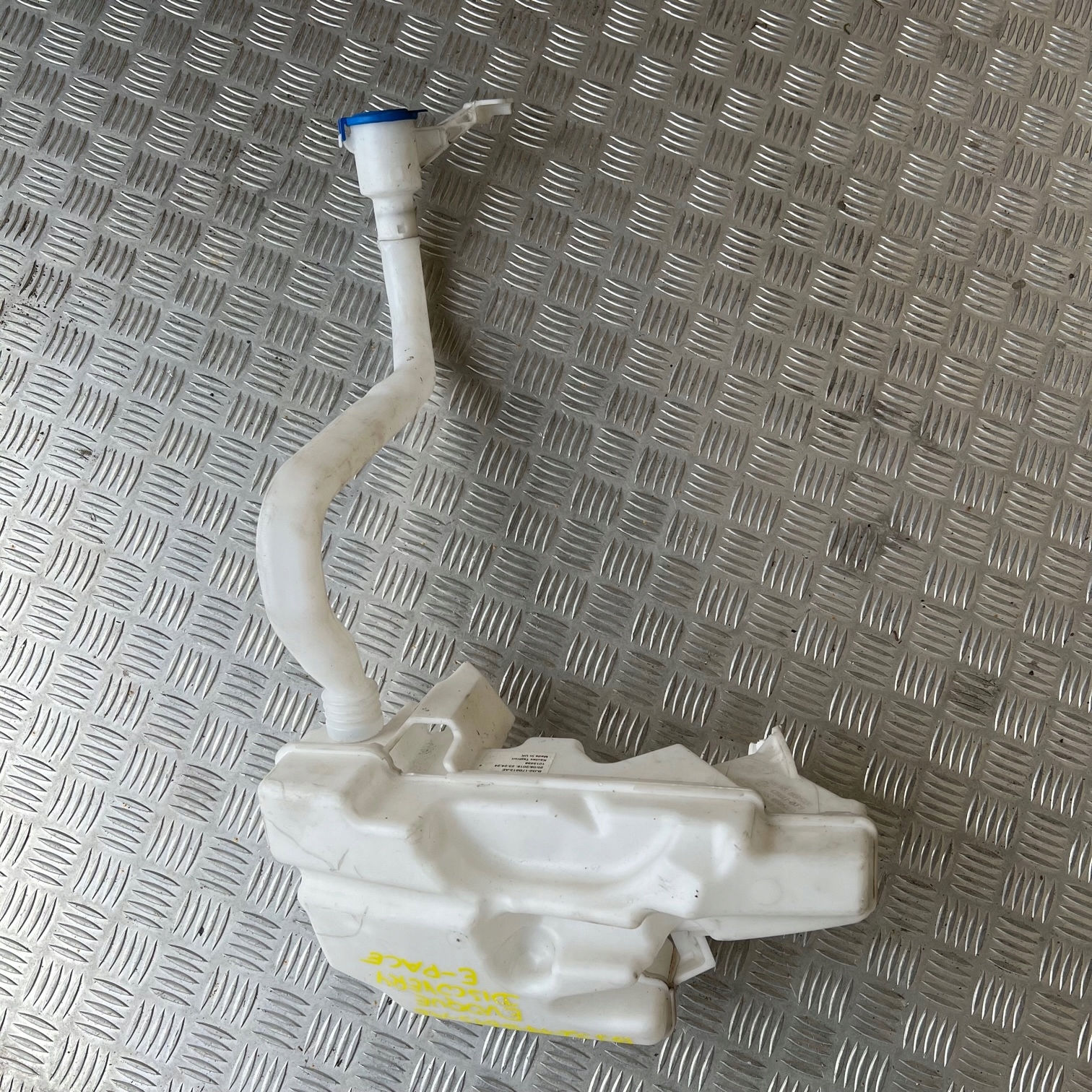 BJ32-17B613-AE - БАЧОК ОМИВАЧА LAND ROVER EVOQUE E-PACE