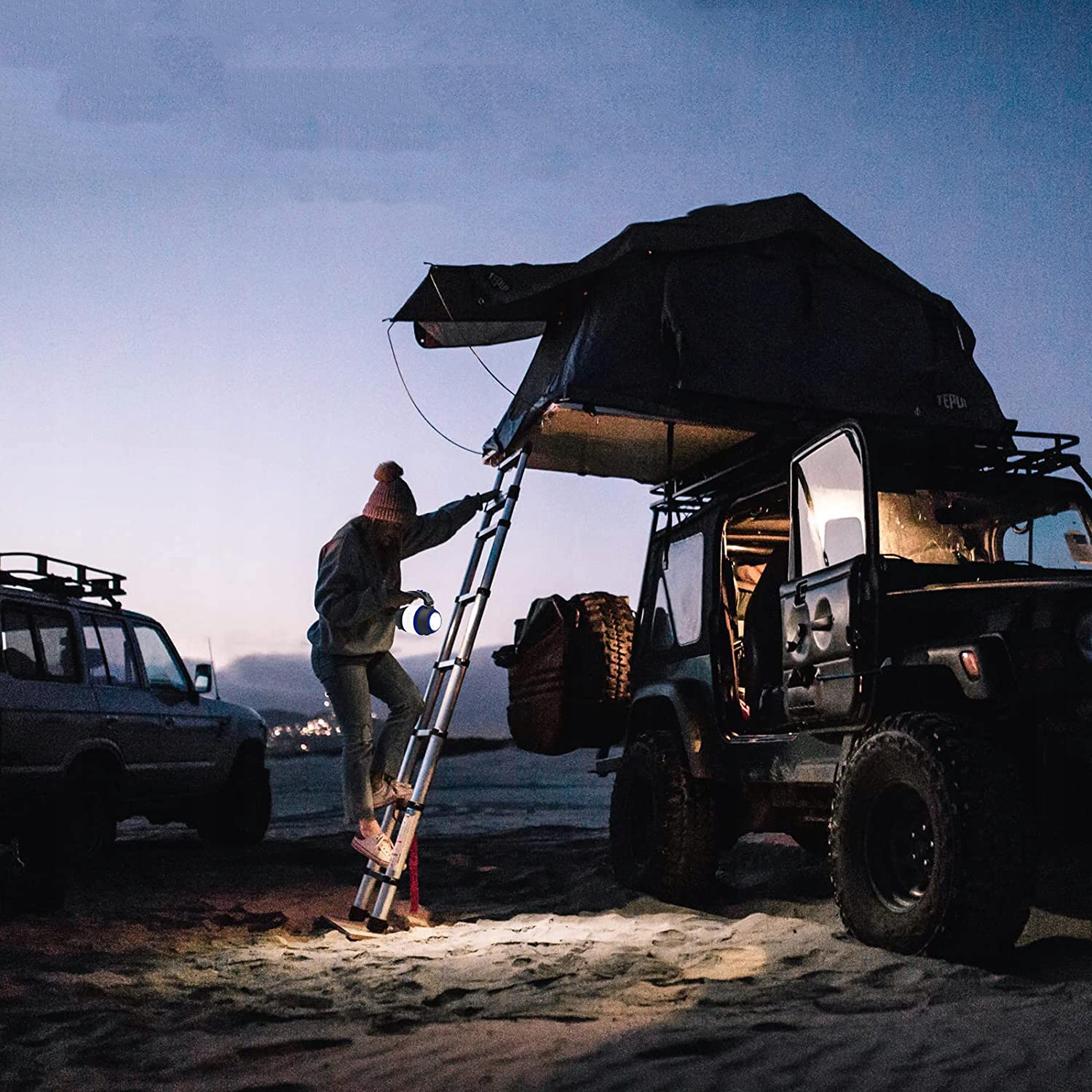 LAMPA KEMPINGOWA LED, WISZĄCA LAMPA LED LATARKA KEMPINGOWA ŚWIATŁO AWARYJNE Waga 300 g