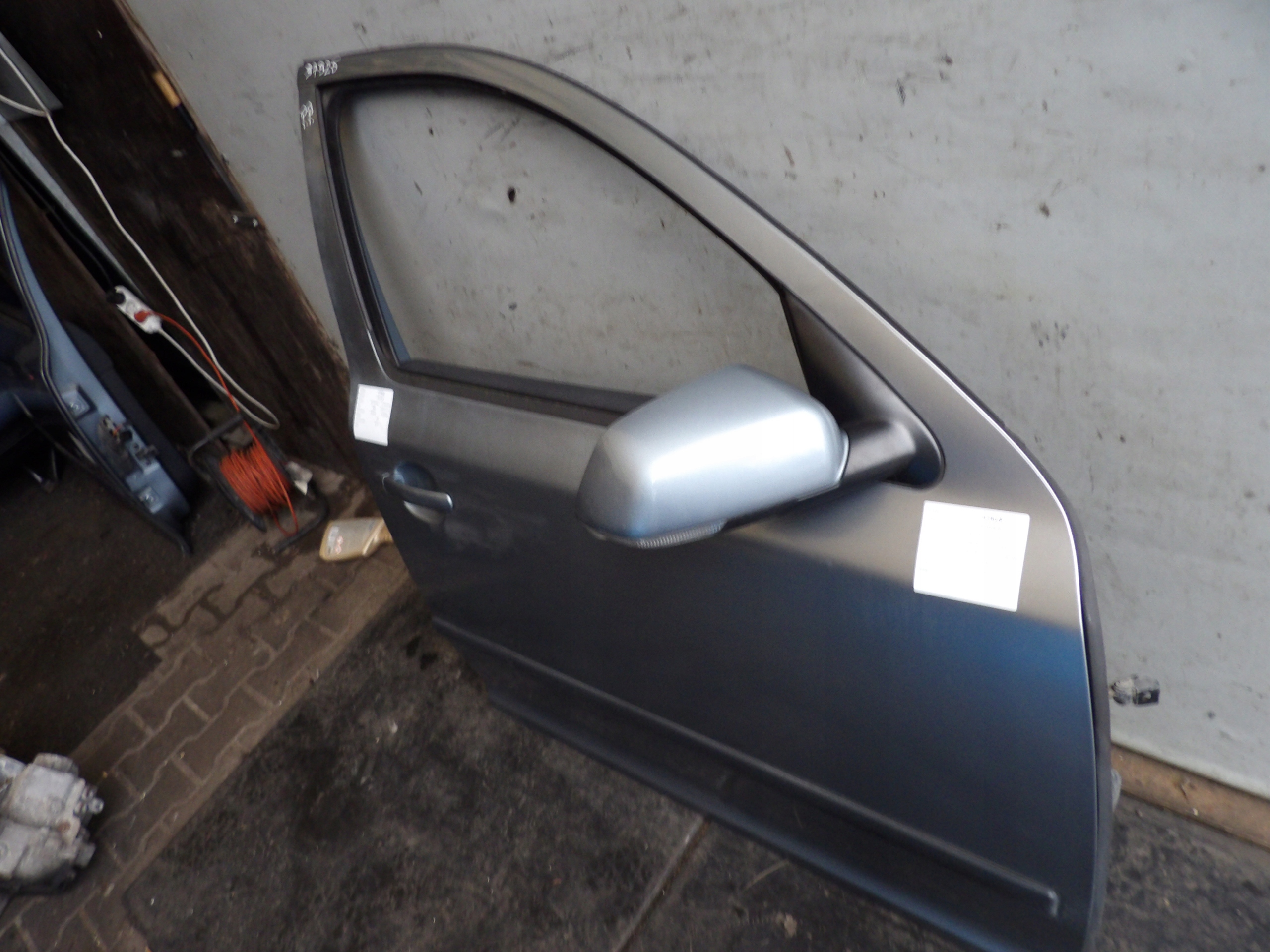 Skoda Octavia II door front right lak. 9151 liftback