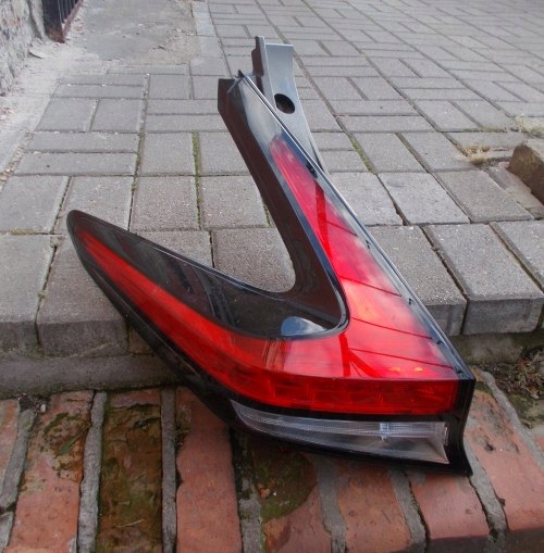 NISSAN LEAF II 2 LAMPA LEWA TYLNA LAMPA ORYGINAŁ 26555-5SH1A