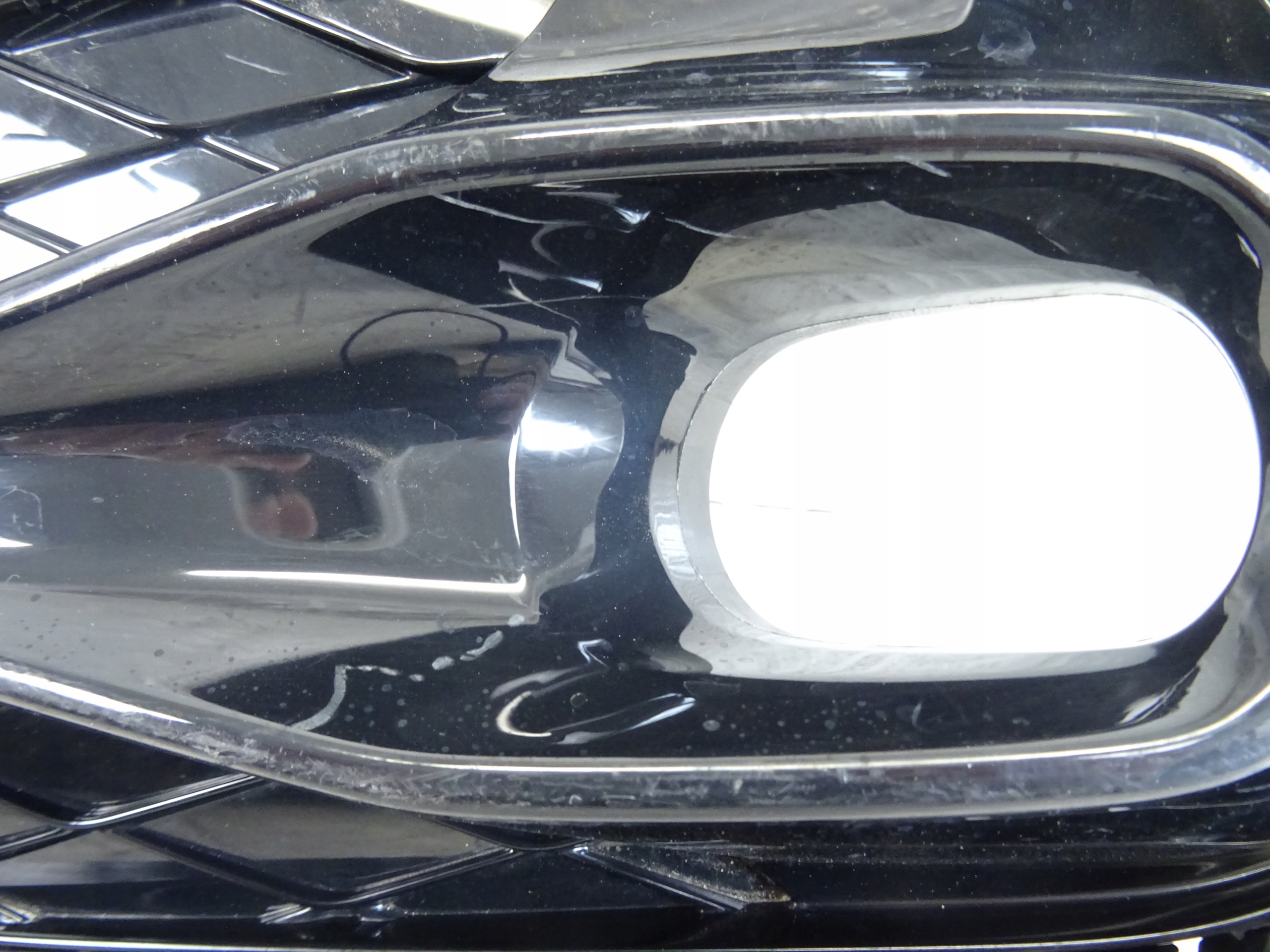 grid of a bumper front front left MG HS II 11407744