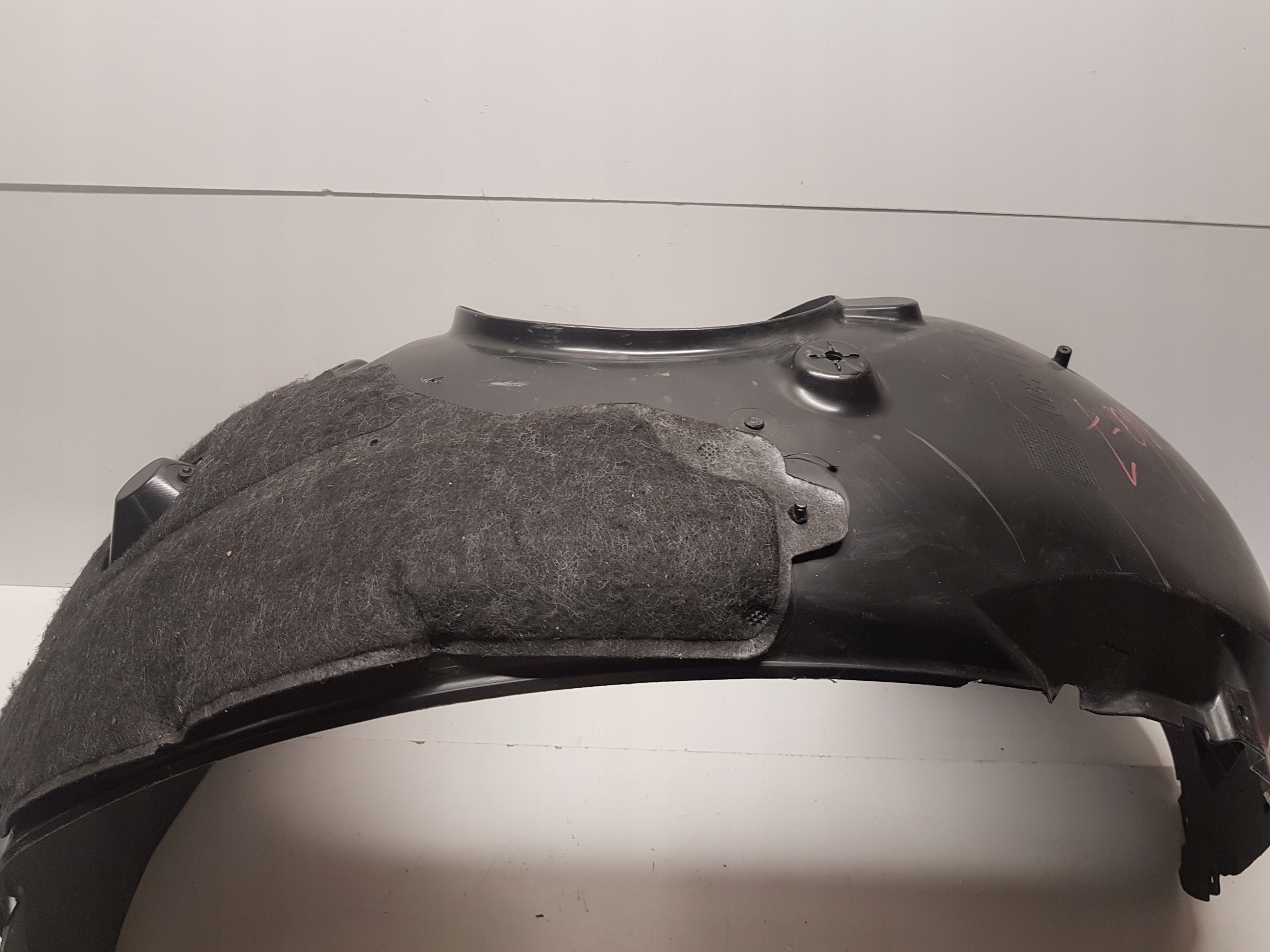 mudguard right front BMW U06 8498436