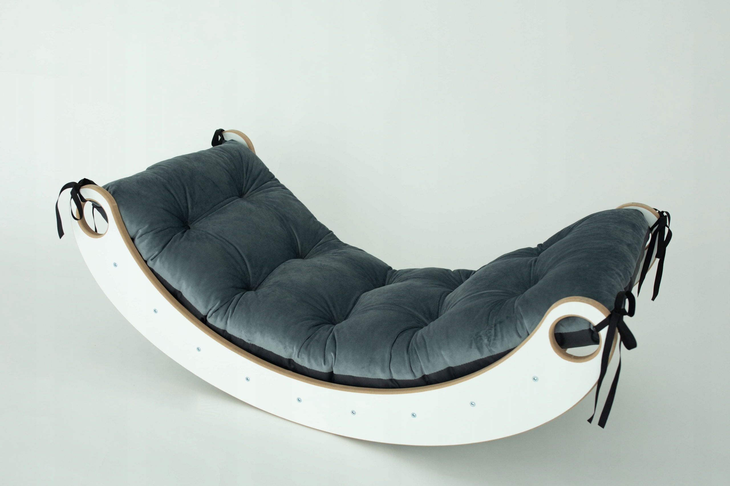 Drewniany Bujak Montessori dla Dziecka L + poduszka welurowa grafit