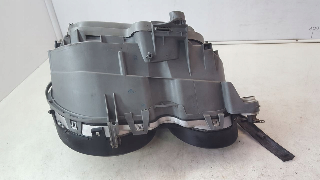 light front front left Mercedes W210