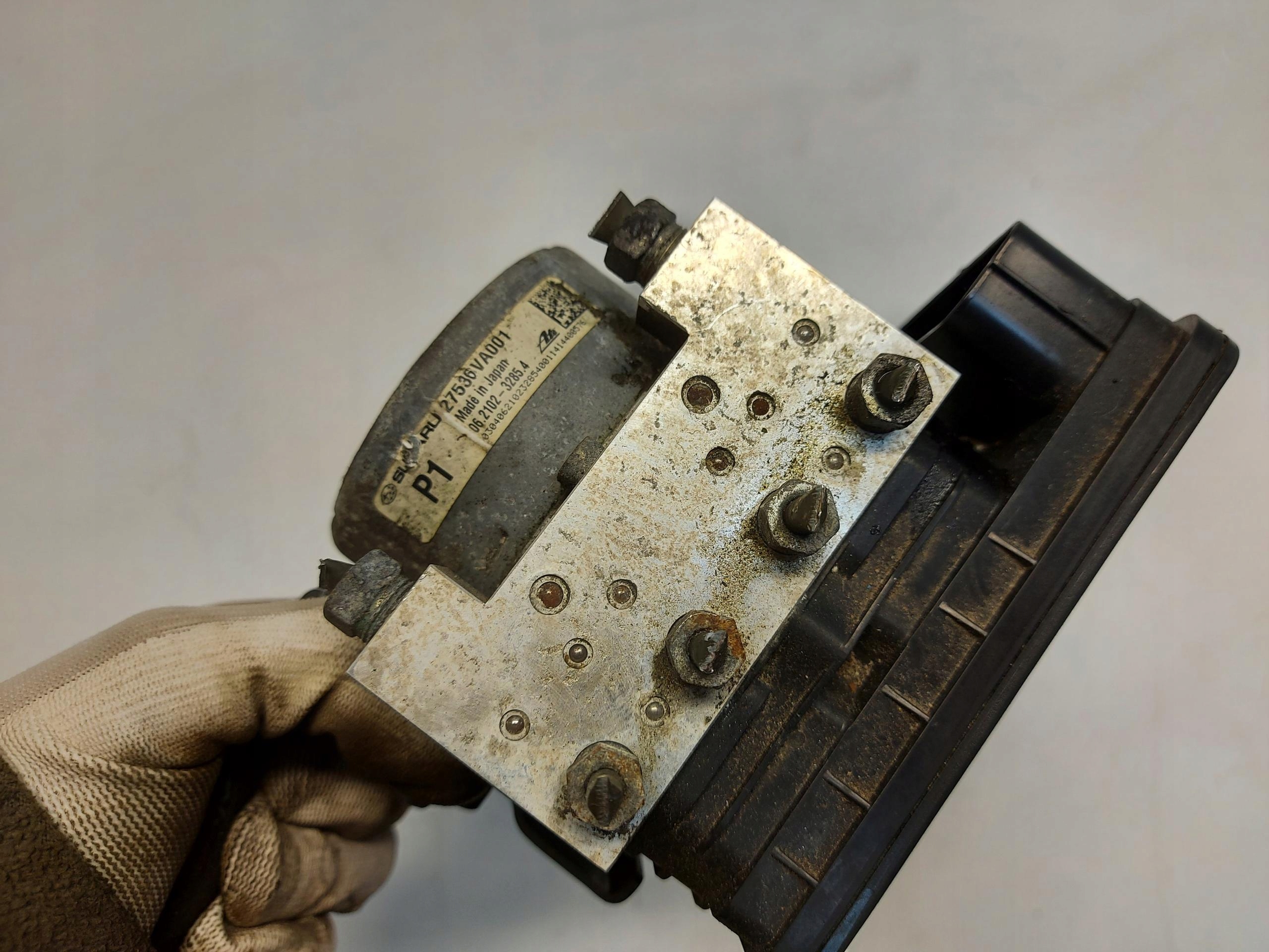 Subaru WRX STI 2015r pump control unit abs abs-u 27536va001