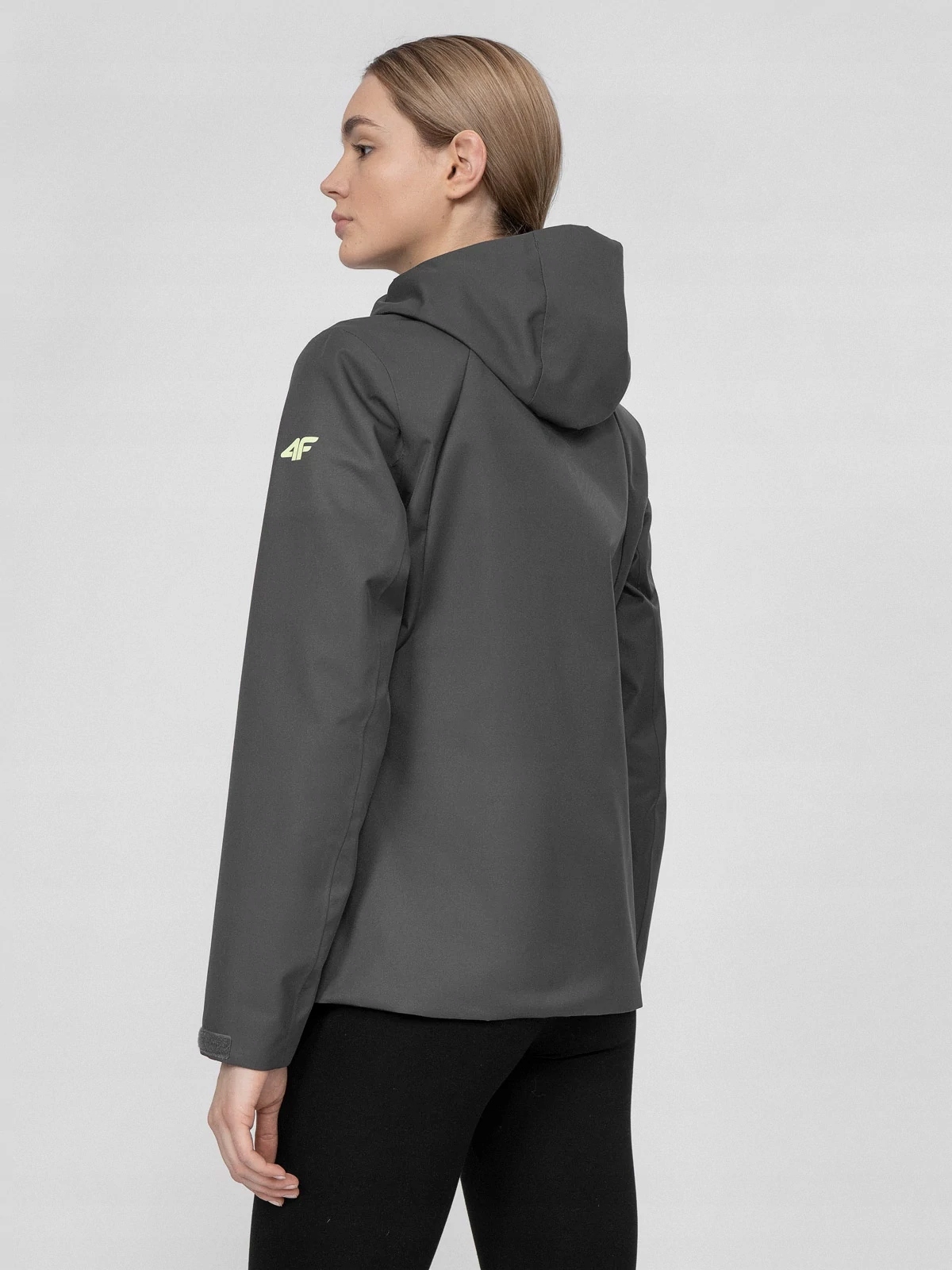 4F KURTKA PRZECIWDESZCZOWA LEKKA L22 KUD001 - S Model KUD001