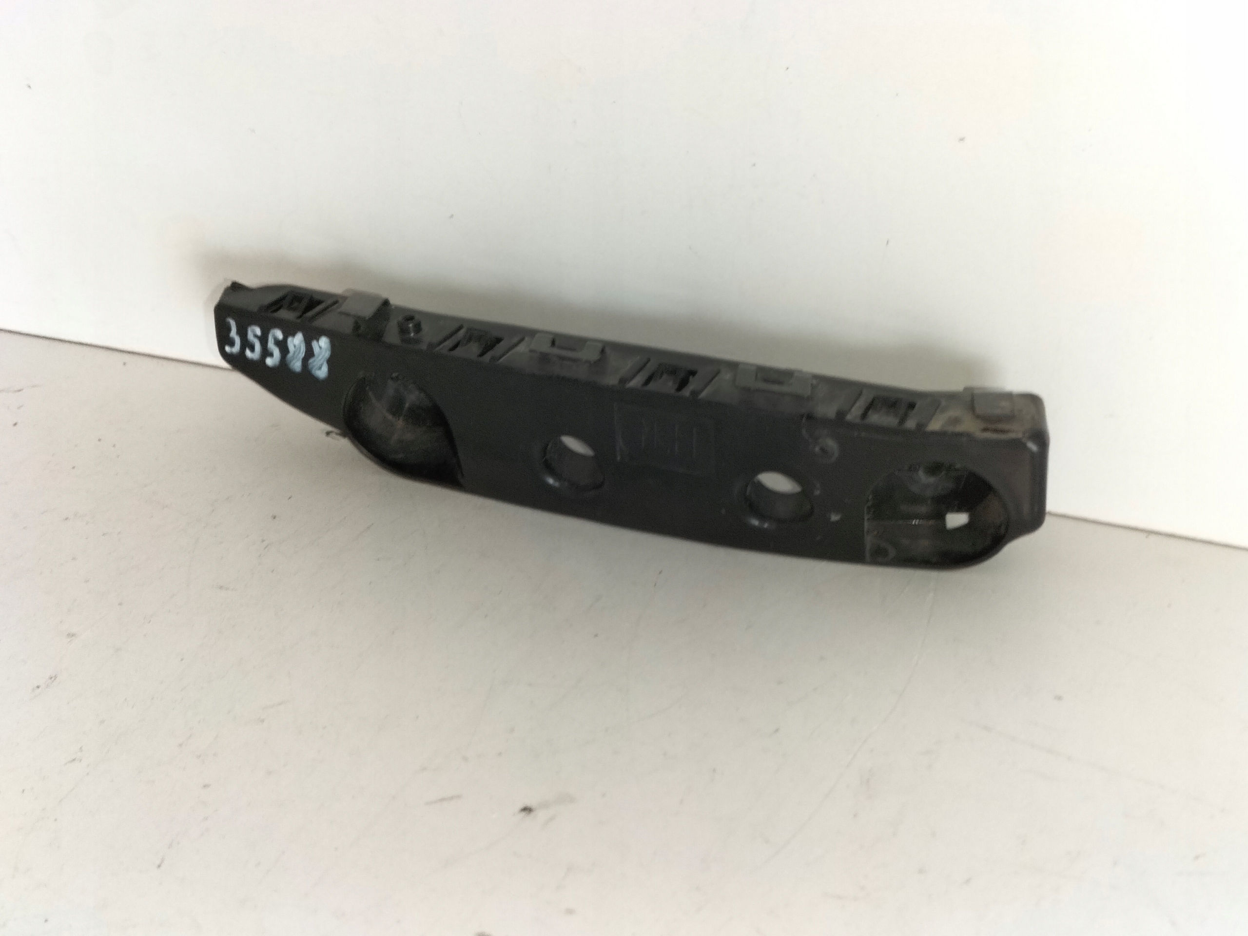 support holder of a bumper front left NISSAN PULSAR 14