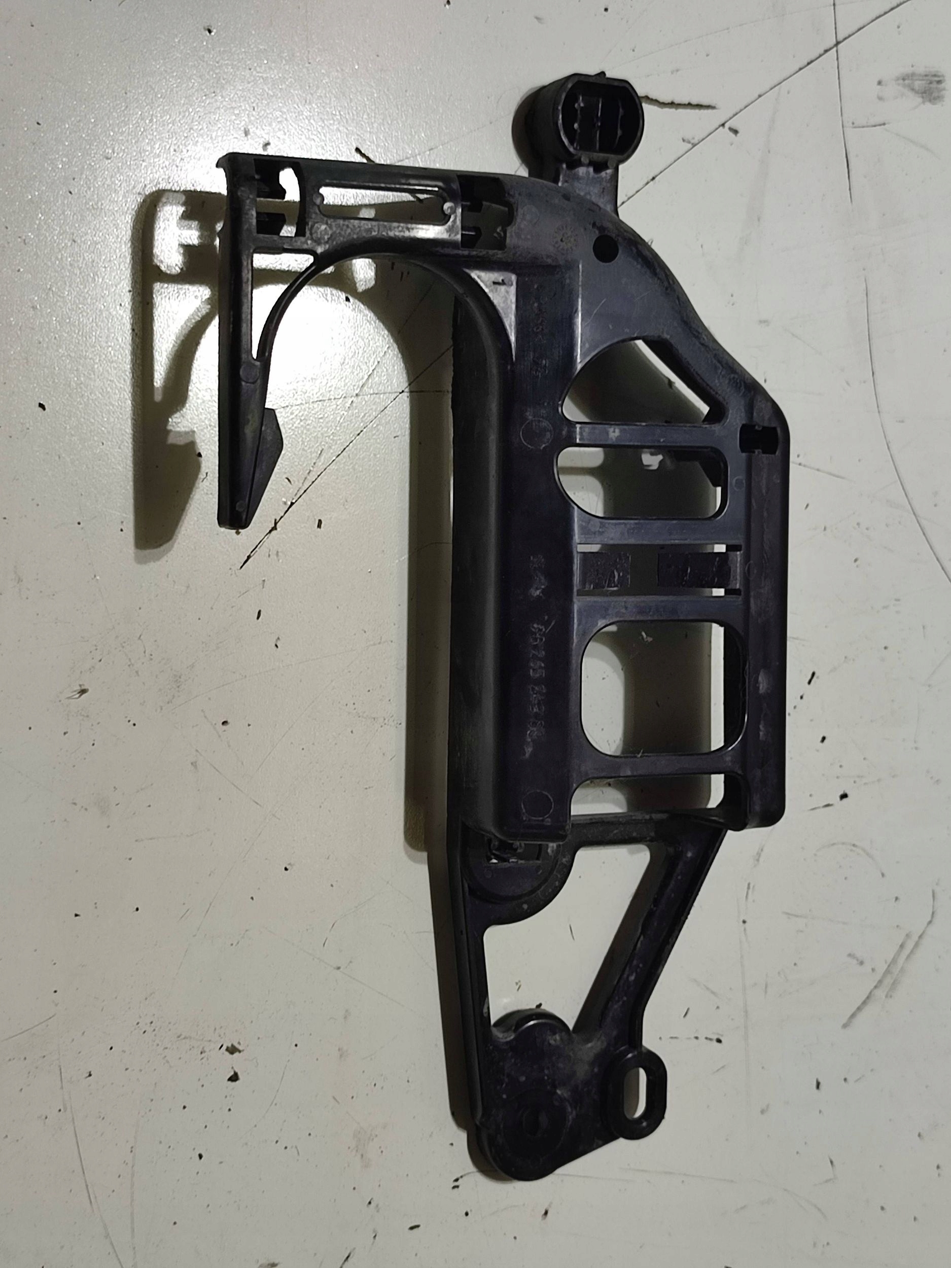 Peugeot 2008 II 2020 console