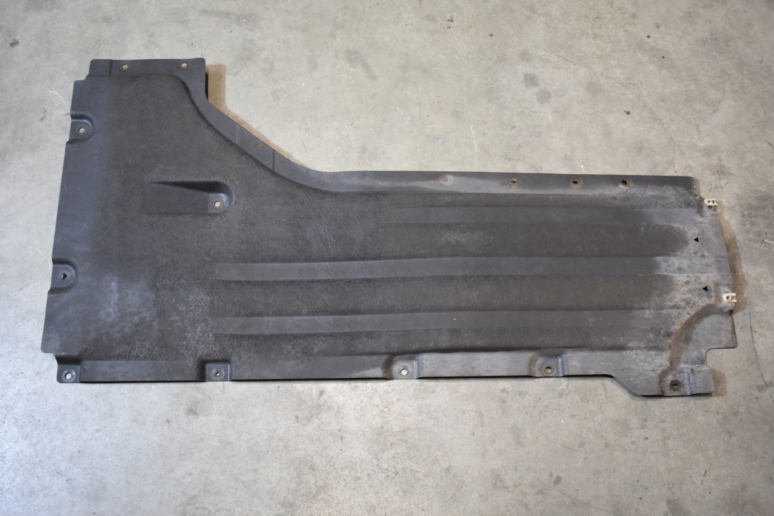 IDEALNA cover cover chassis front front left BMW X7 G07 G06 G05 1