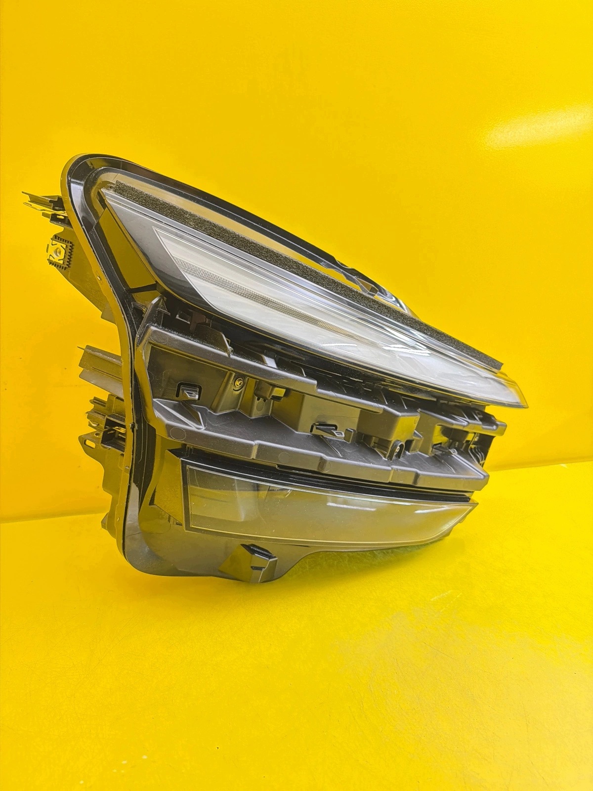 light right Tesla Y Lift Juniper Full Led 1918351-00-F