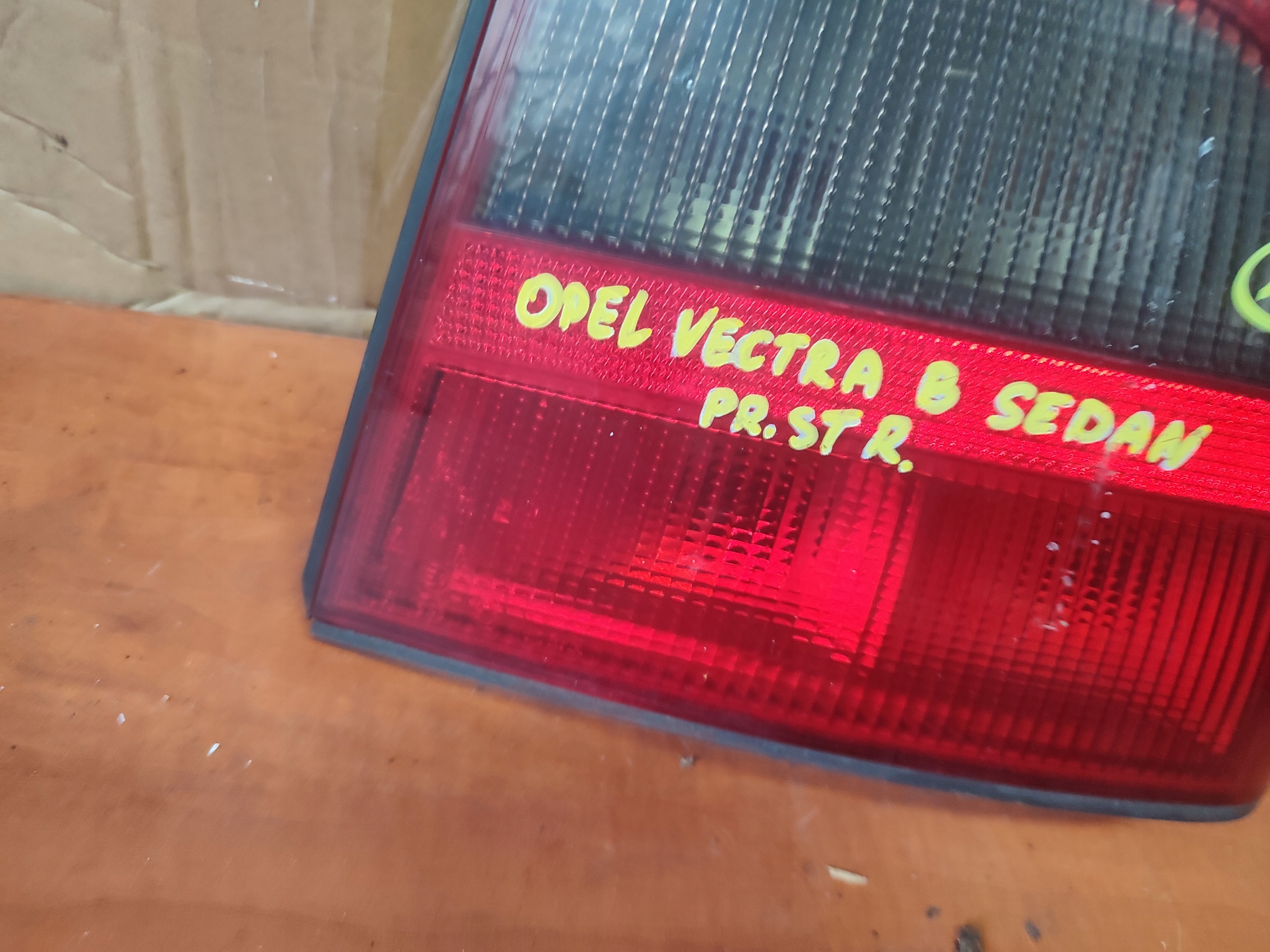 light right rear part rear right opel vectra b sedan