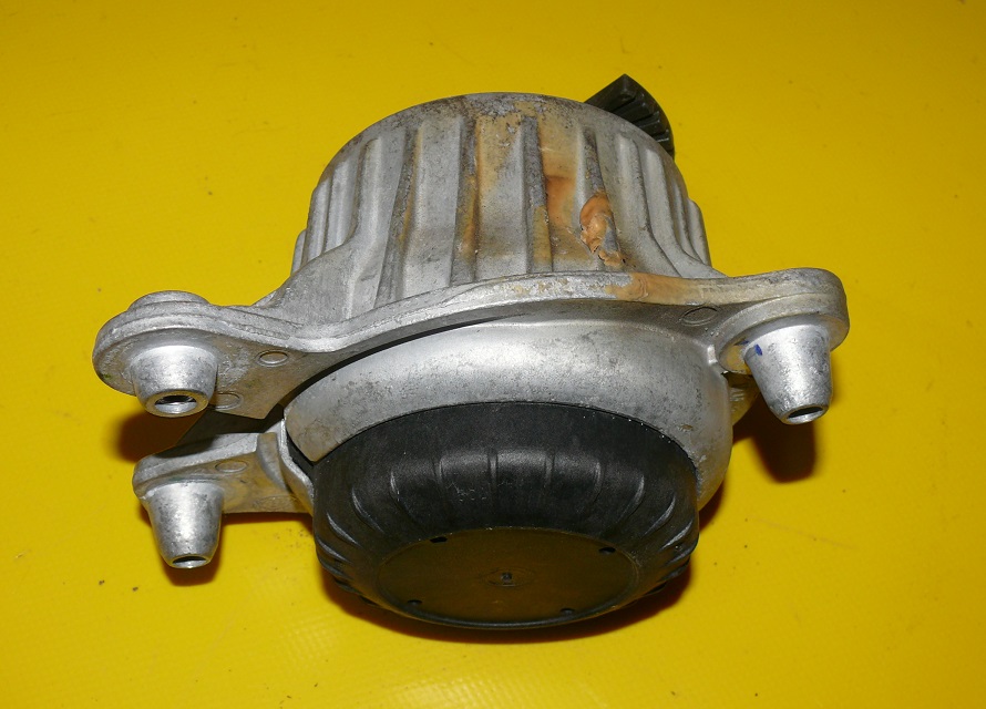 engine mount left MERCEDES E-KLASA W213 16r.- A2132400500