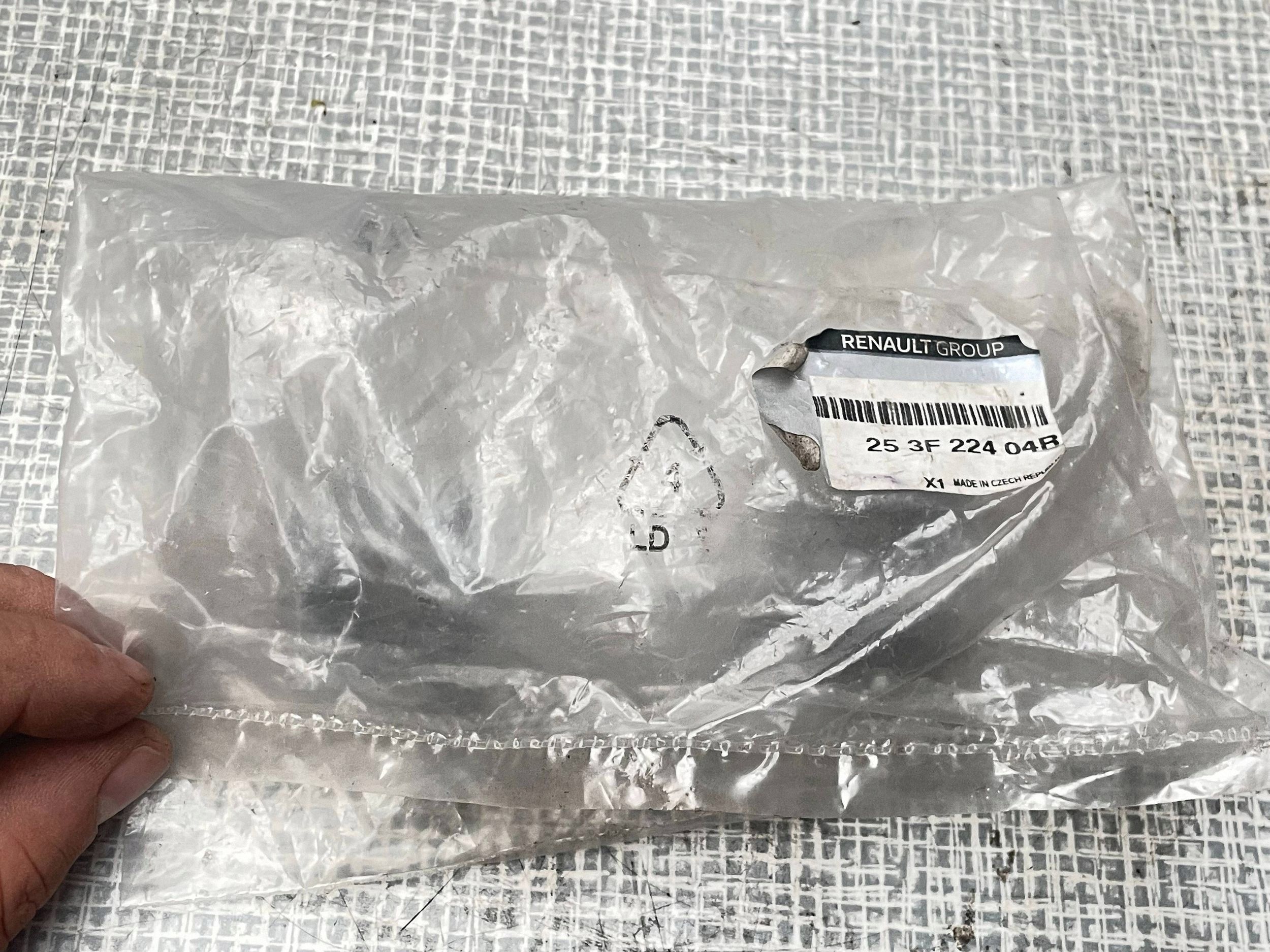 bracket sensor PDC right left RENAULT KADJAR 253F22404R @A