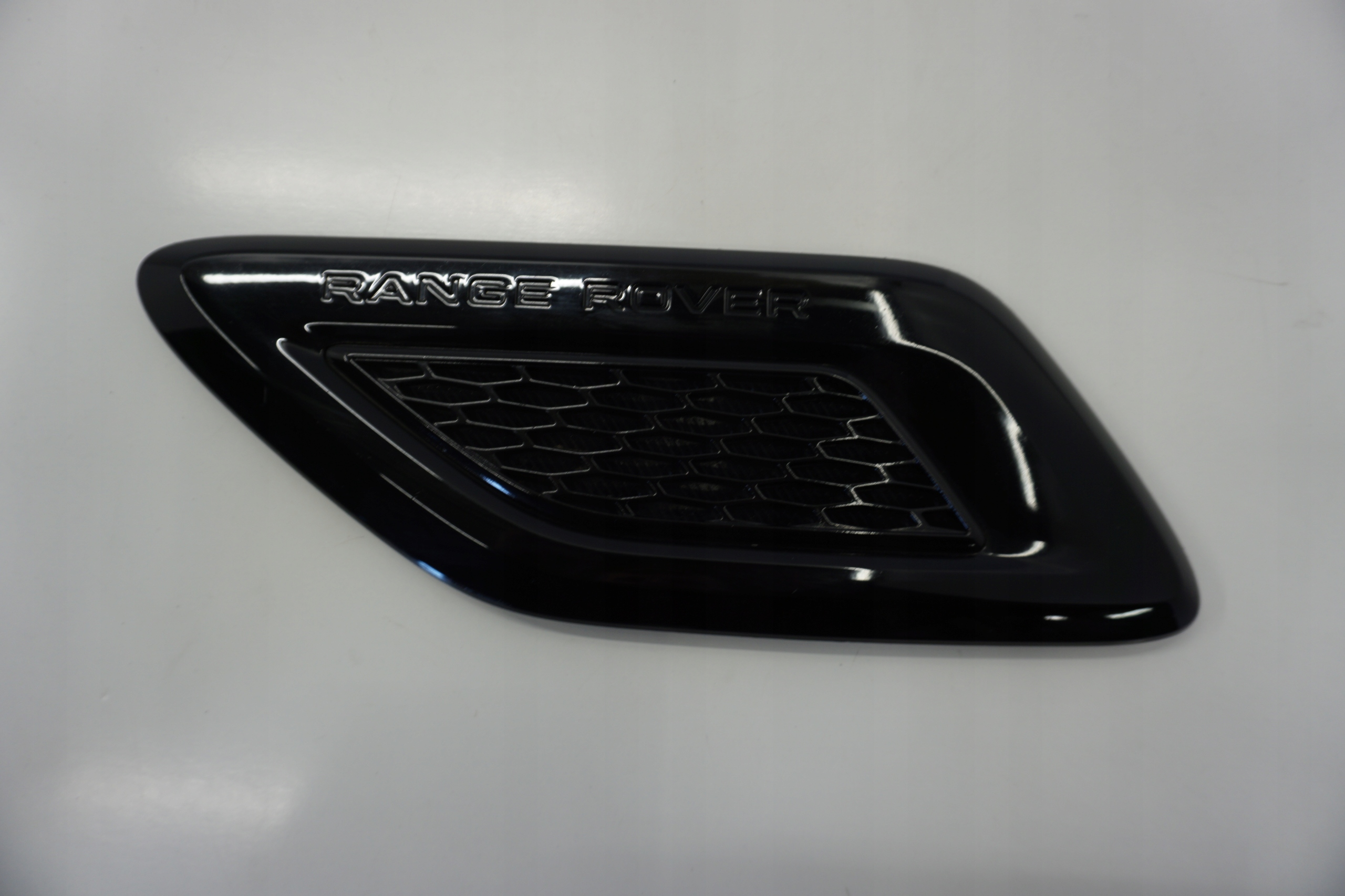 DK62-16C629-AD - Range ROVER SPORT L494 вход капота левый