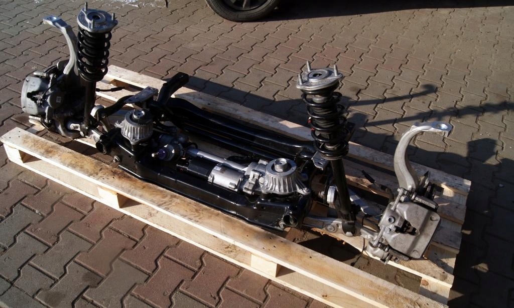 MERCEDES W205 полная подвеска передняя левая