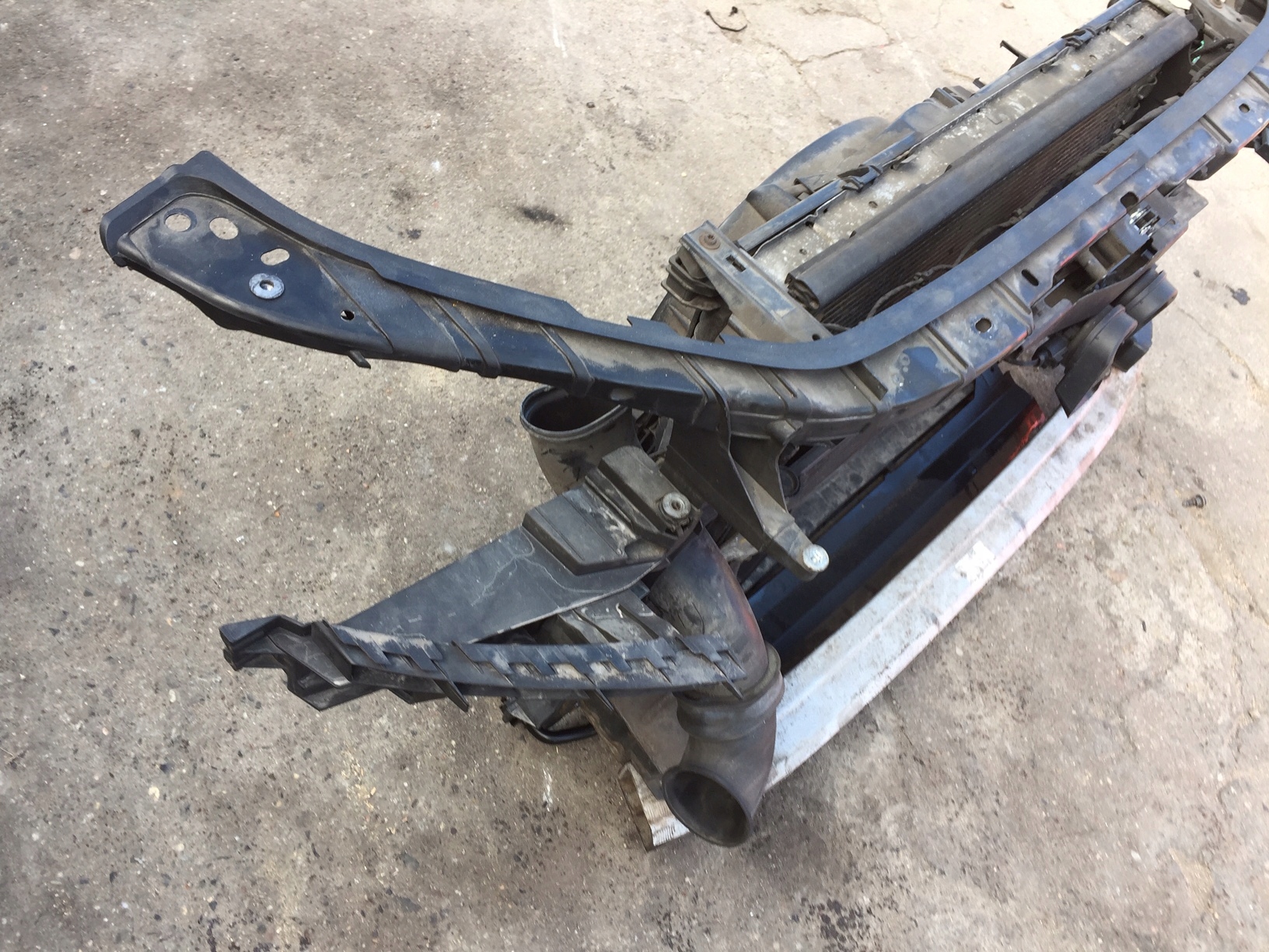 AUDI Q7 4L 3.0 TDI support panel for radiators pillar KOMPLET