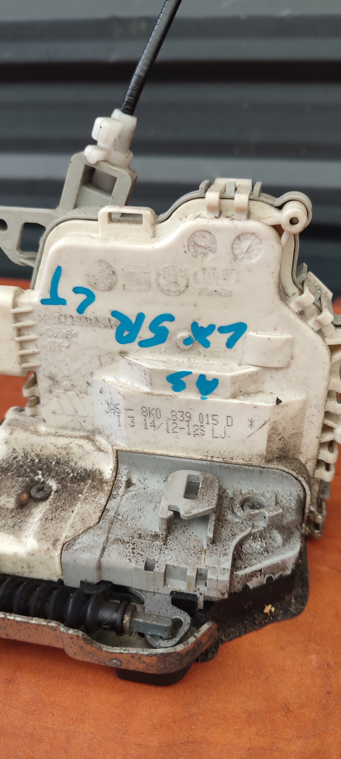 lock door left rear AUDI A4 B8 A5 Q5 8K0839015D