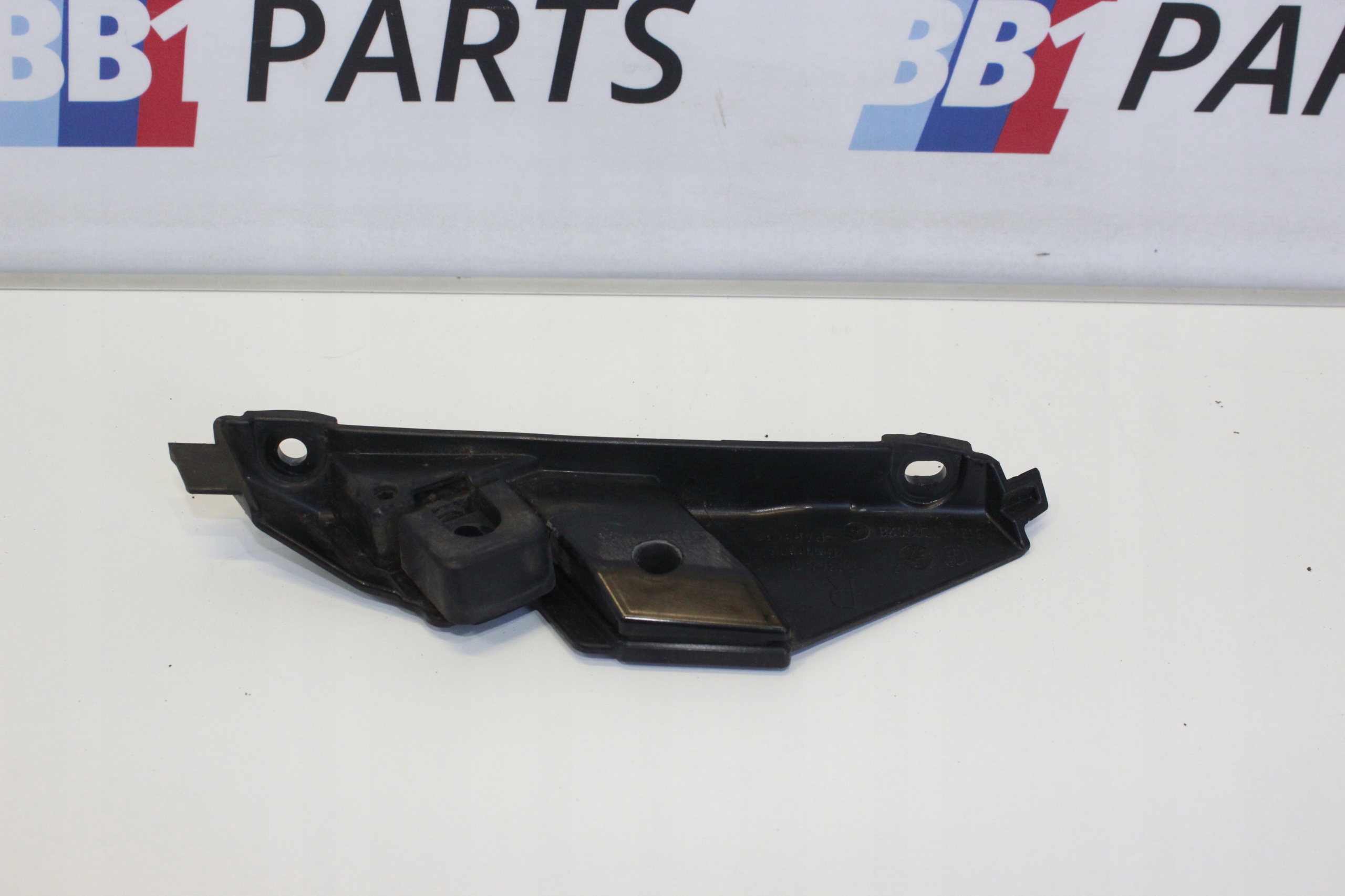 BMW F11 limiter bonnet boot right rear part