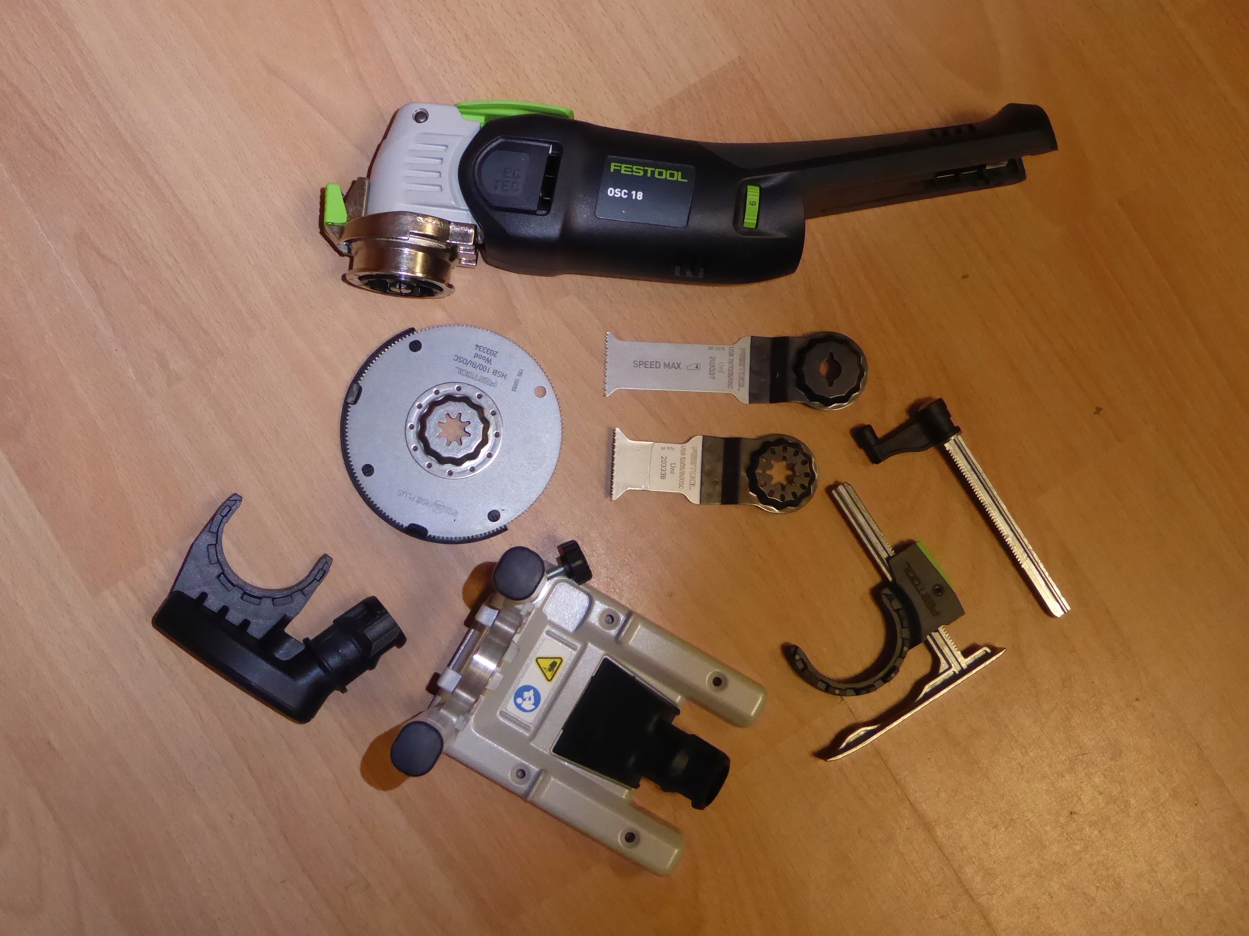 Urządzenie wieofunk. Festool OSC 18 Li E-Basic Set Maksymalna prędkość obrotowa 19500 RPM