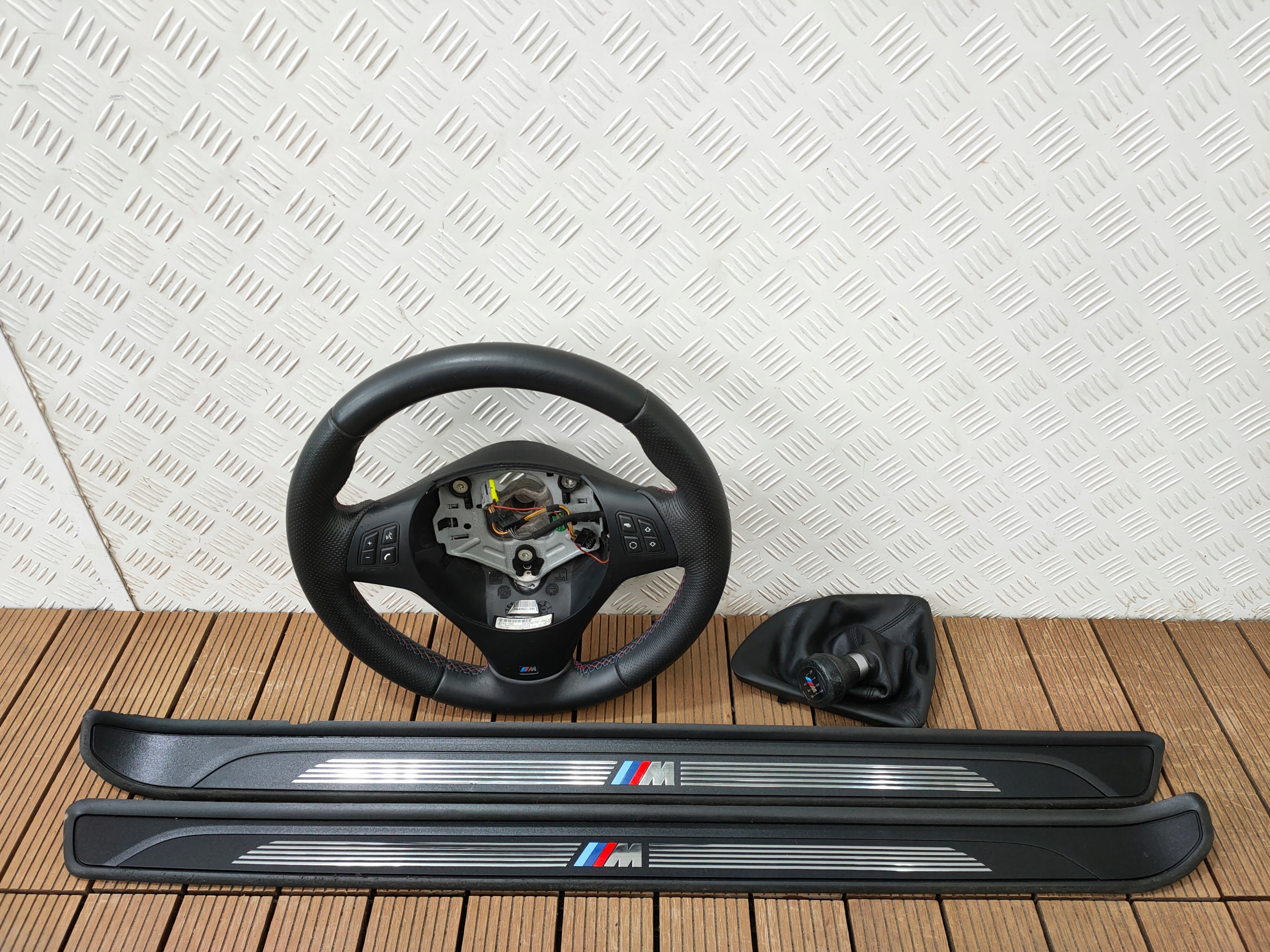 BMW E82 E88 LCI steering wheel, + knob + mouldings threshold running board m-packet 7839075