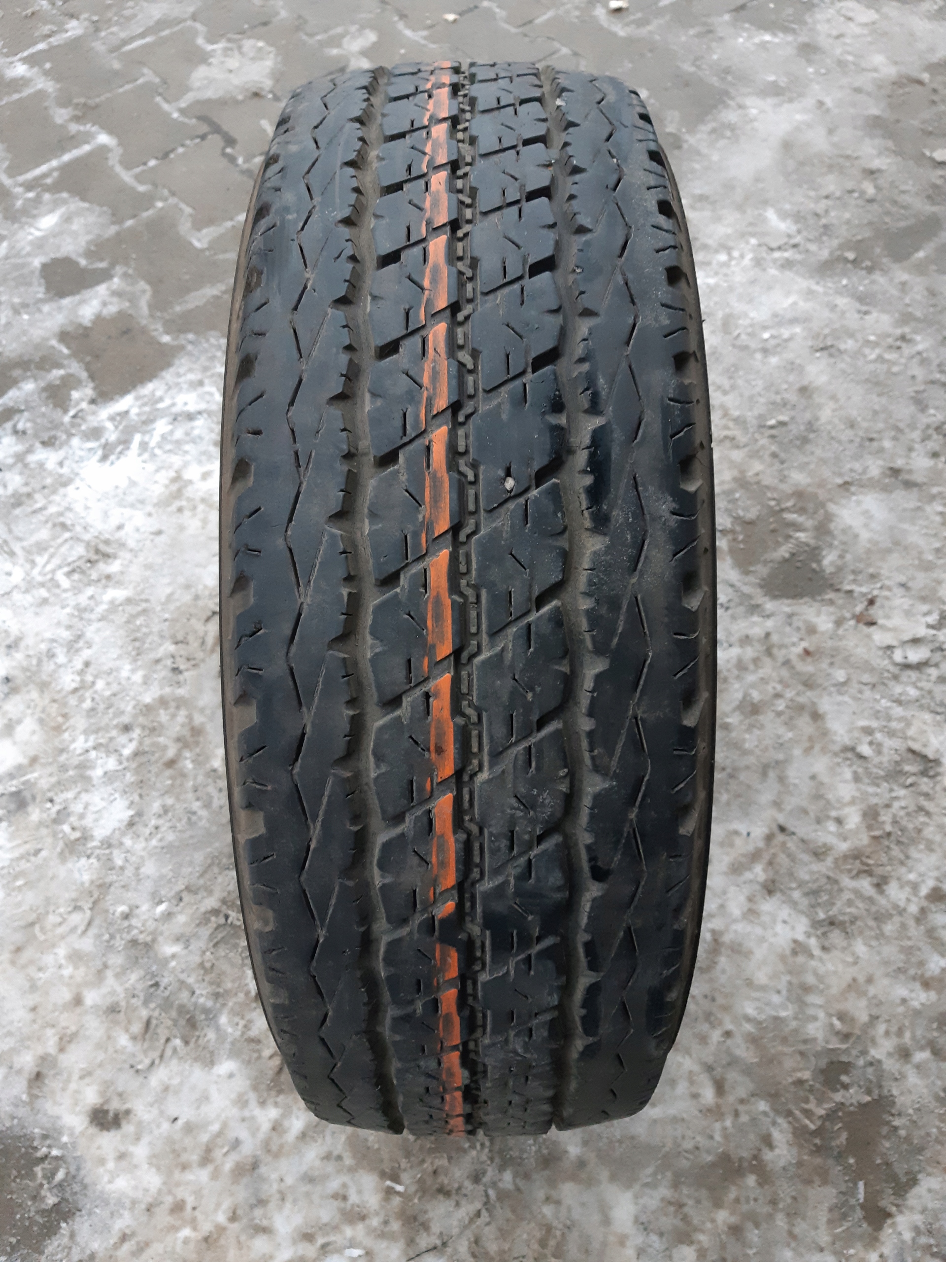 Шини 215 / 65R16C Bridgestone DURAVIS R630
