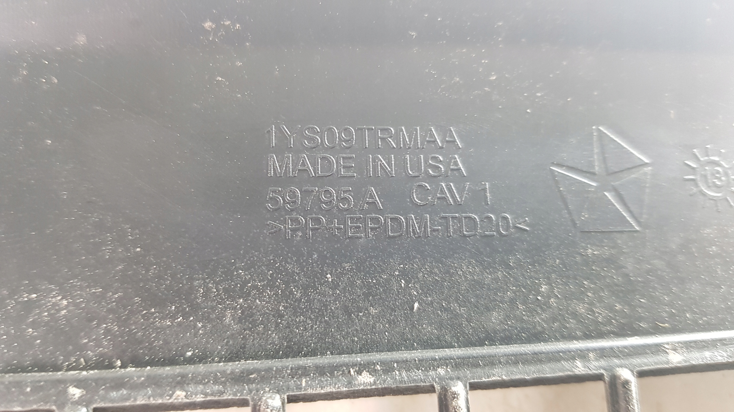 CHRYSLER 200 15-Panel 1YS09TRMAAi америка