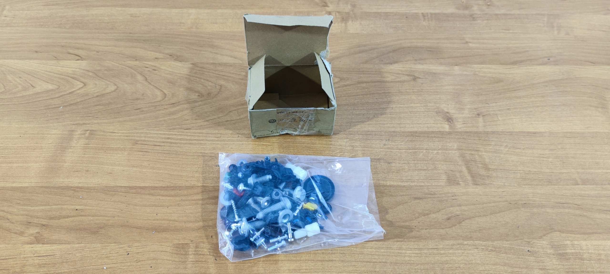 SCHRAUBEN HALTER TÜR AUDI A4 B9 8W A5 S5 S4 RS4