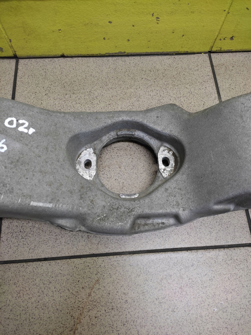 AUDI A4 B6 2.0 V6 supporto Supporto cambio ingranaggi 8E0399263S