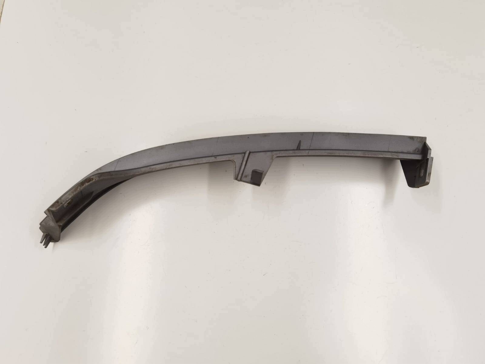 moulding below lampe right side Opel Zafira A facelift 2004 90580652