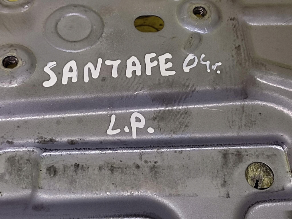 HYUNDAI SANTA FE window regulator left front 8247026050
