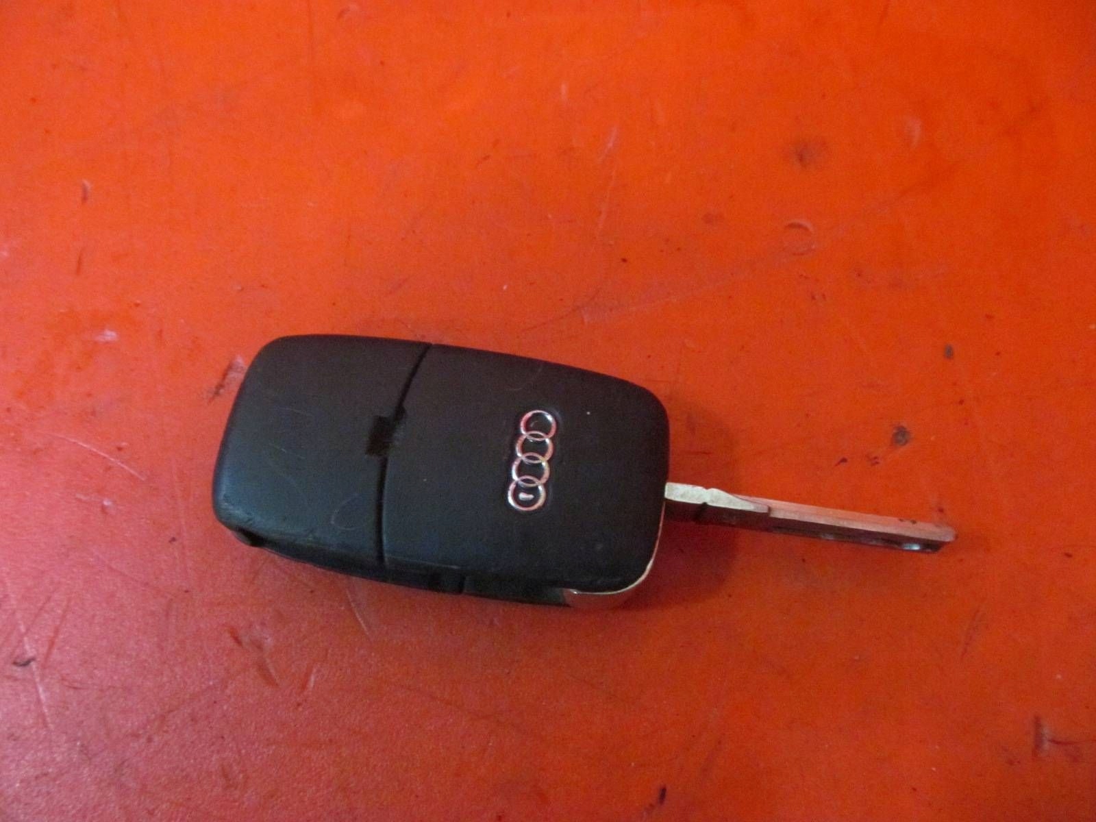 AUDI A4 B6 8E2 ignition key PILOT SCYZORYK 4B0905851G