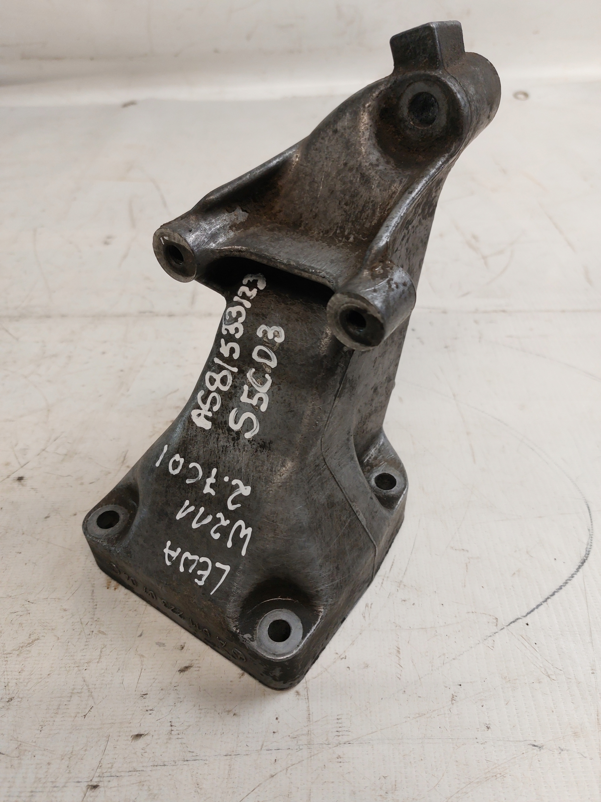 engine mount left MERCEDES W211 2.7CDI