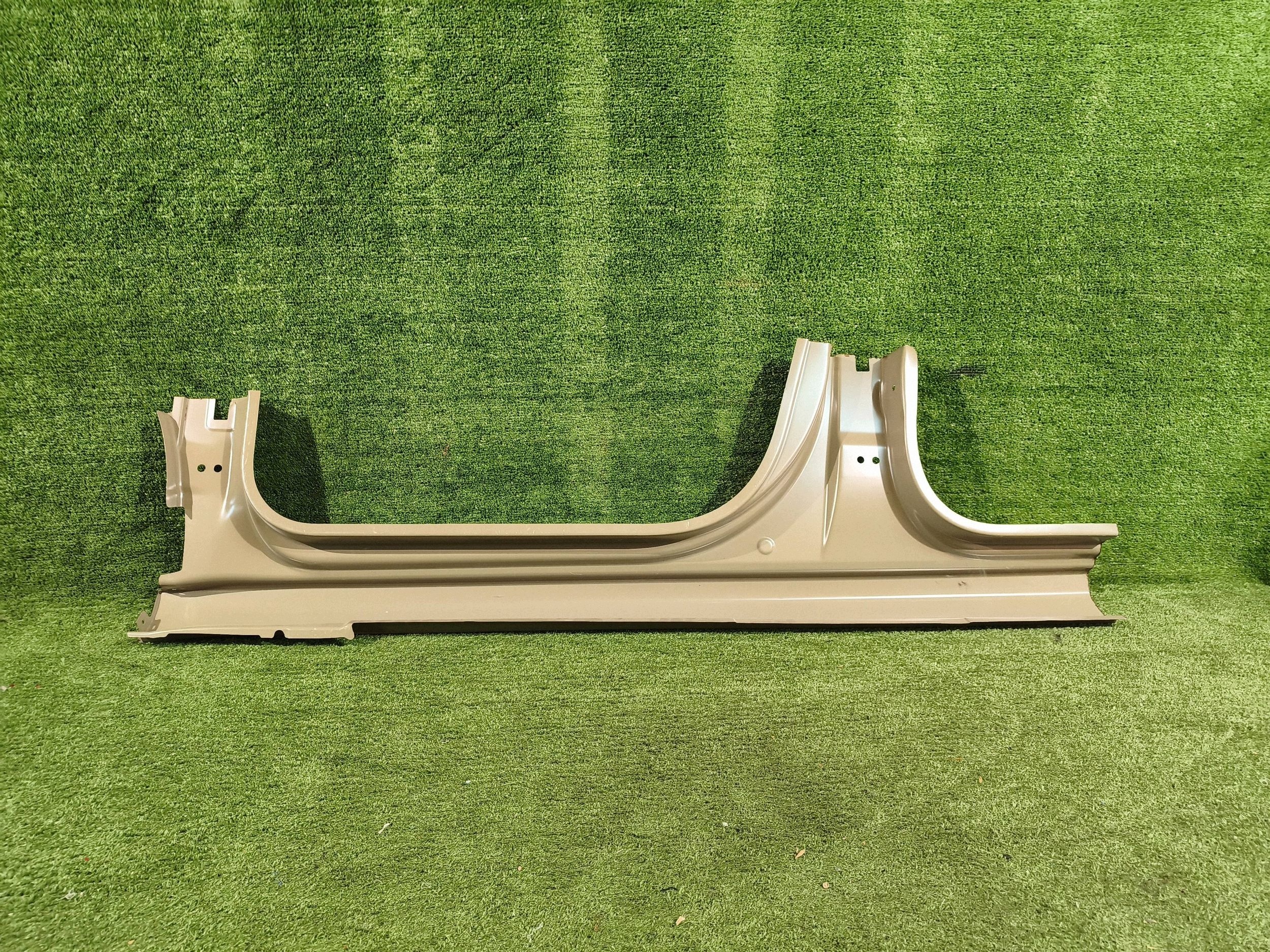 pillar threshold right SKODA SUPERB II NR.811