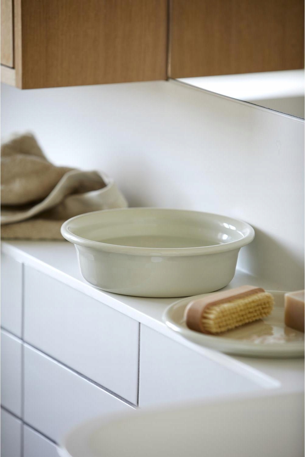 ZONE Denmark Miska do SPA dłoni Inu okragła 1L 22 cm 14165 metalowa kremowa Pojemność 1 l