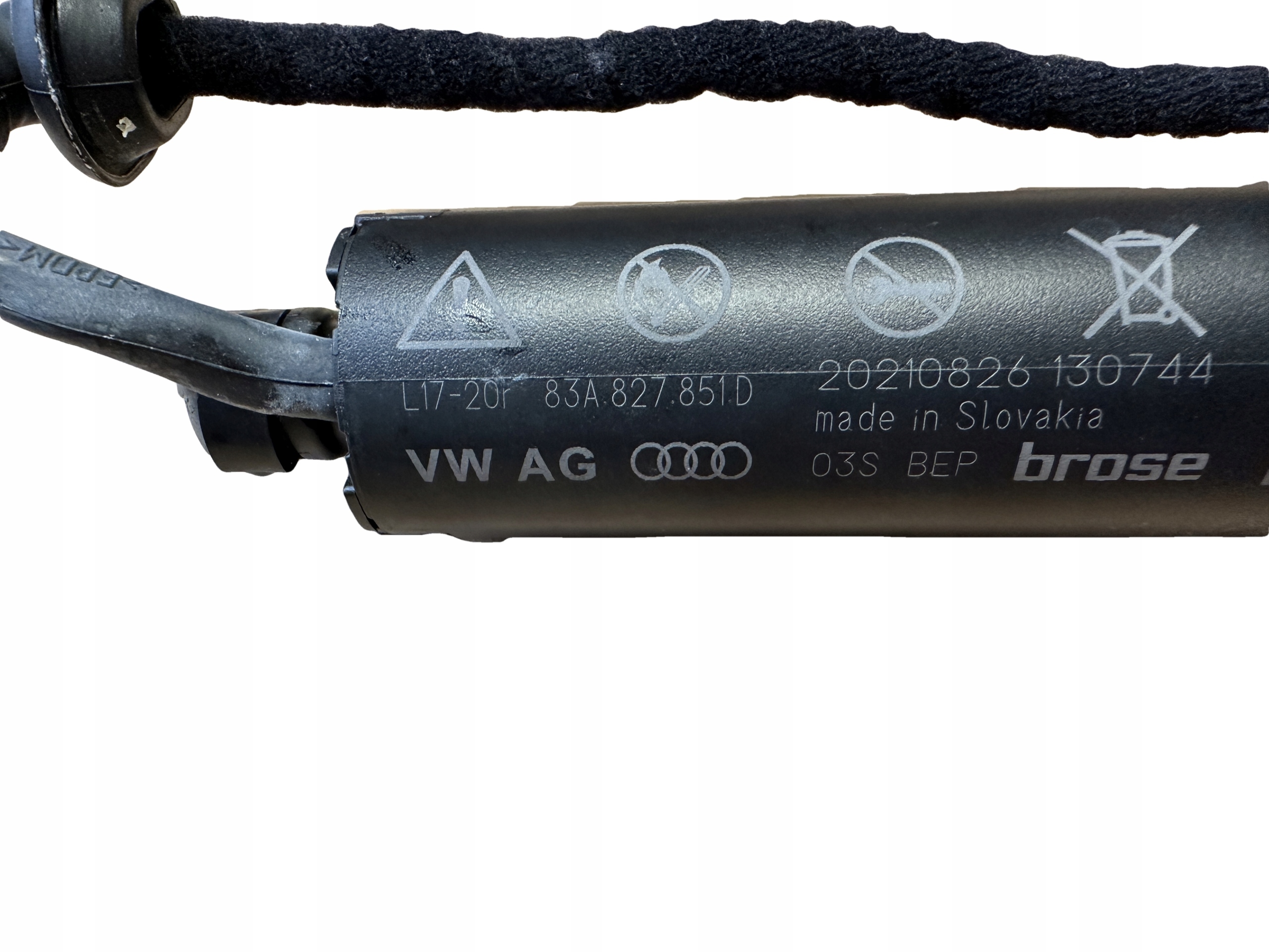 AUDI Q3 83A damper bonnet 83A827851D