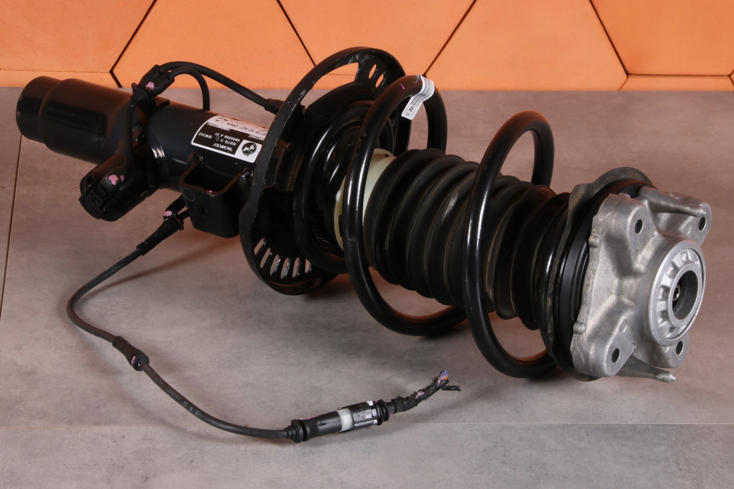BMW 3 G20 X-DRIVE shock absorber right front front VDC 6895056 7 km !!!