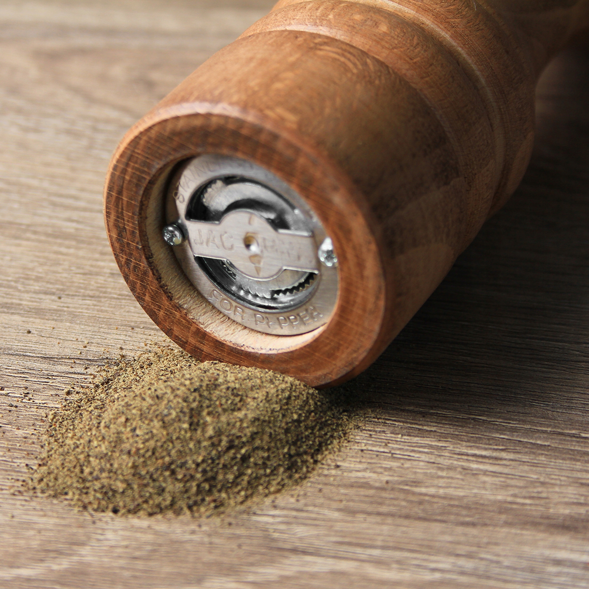 MŁYNKI MŁYNEK DO PIEPRZU I SOLI RĘCZNY DREWNIANY Marka Florina